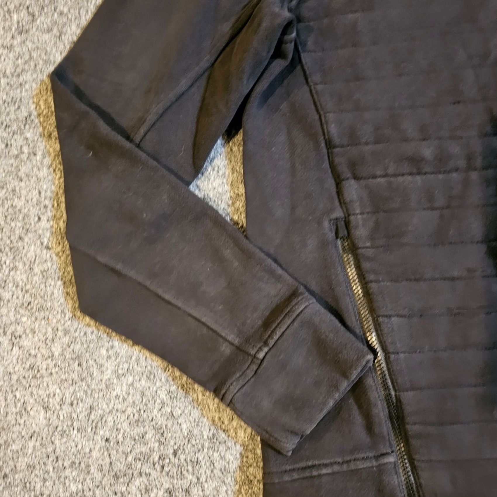 Lululemon Lululemon Sweatshirt Women Size 6 Black Quilted Crew Neck Pullover Casual Minimal Size M / US 6-8 / IT 42-44 - 3 Thumbnail