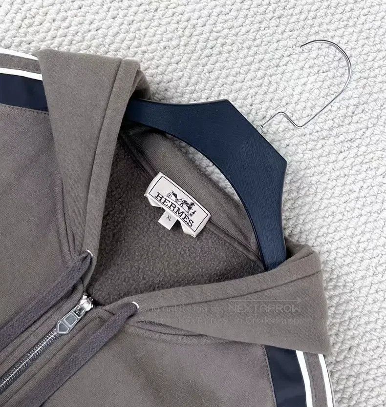 Hermes Hermes Brown, logo with striped sleeves, fleece-lined zip- Size US XL / EU 56 / 4 - 3 Thumbnail