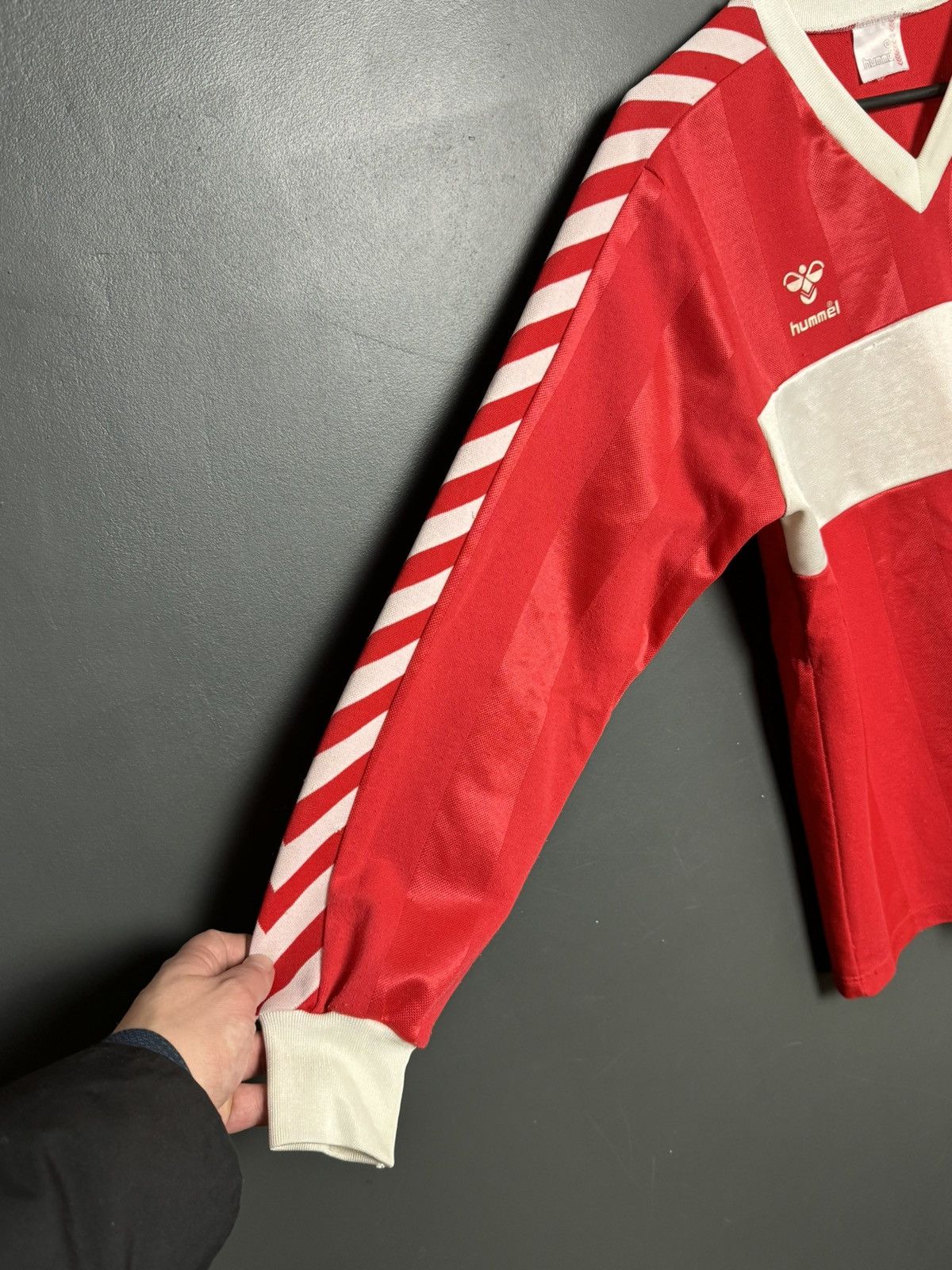 Hummel Middlesbrough 84/86 Home Football Long Sleeve Jersey Size US S / EU 44-46 / 1 - 4 Thumbnail
