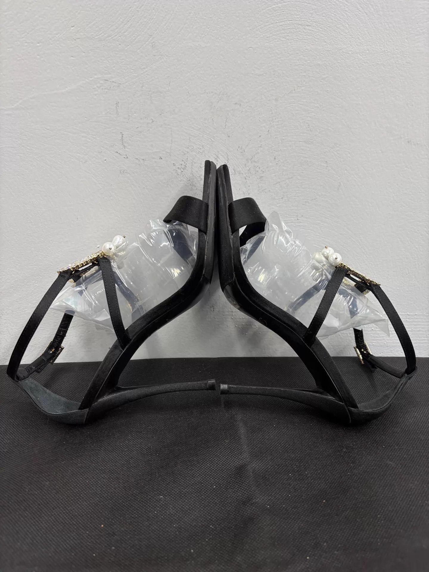 Roger Vivier RV Satin Buckle Crystal Pearl Sandals EUR 37 Size US 6.5 / IT 36.5 - 5 Thumbnail