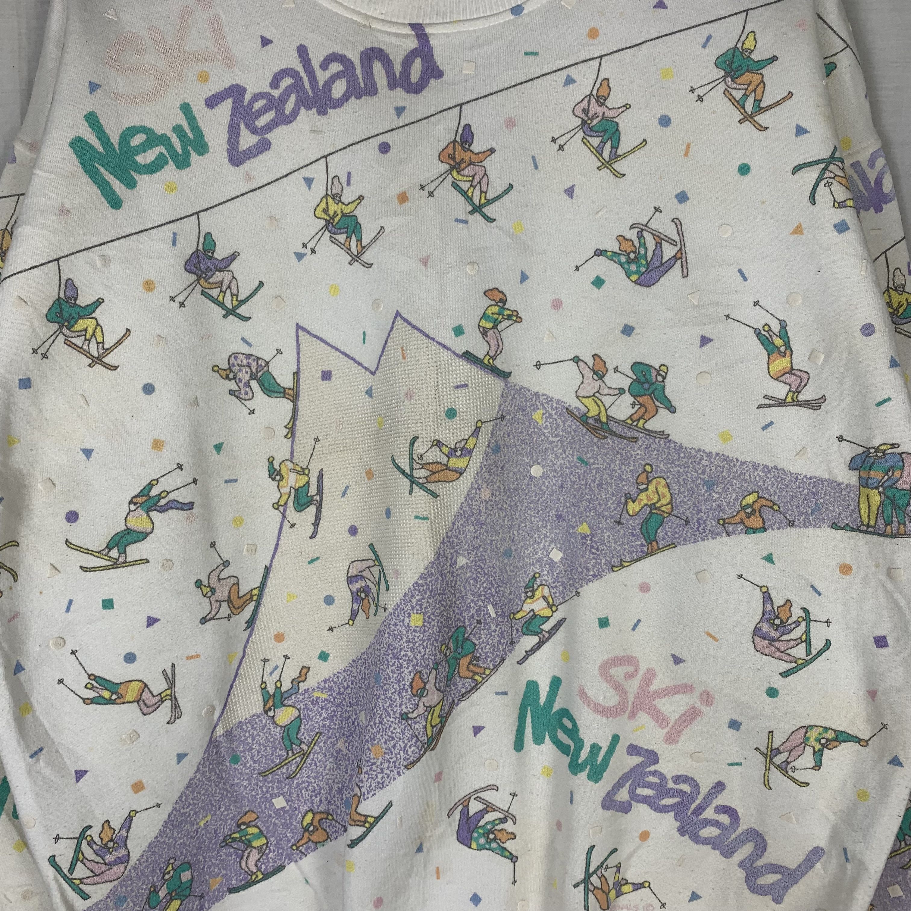 Vintage Vintage Ski New Zealand Sweatshirt Over Print Size US M / EU 48-50 / 2 - 4 Thumbnail