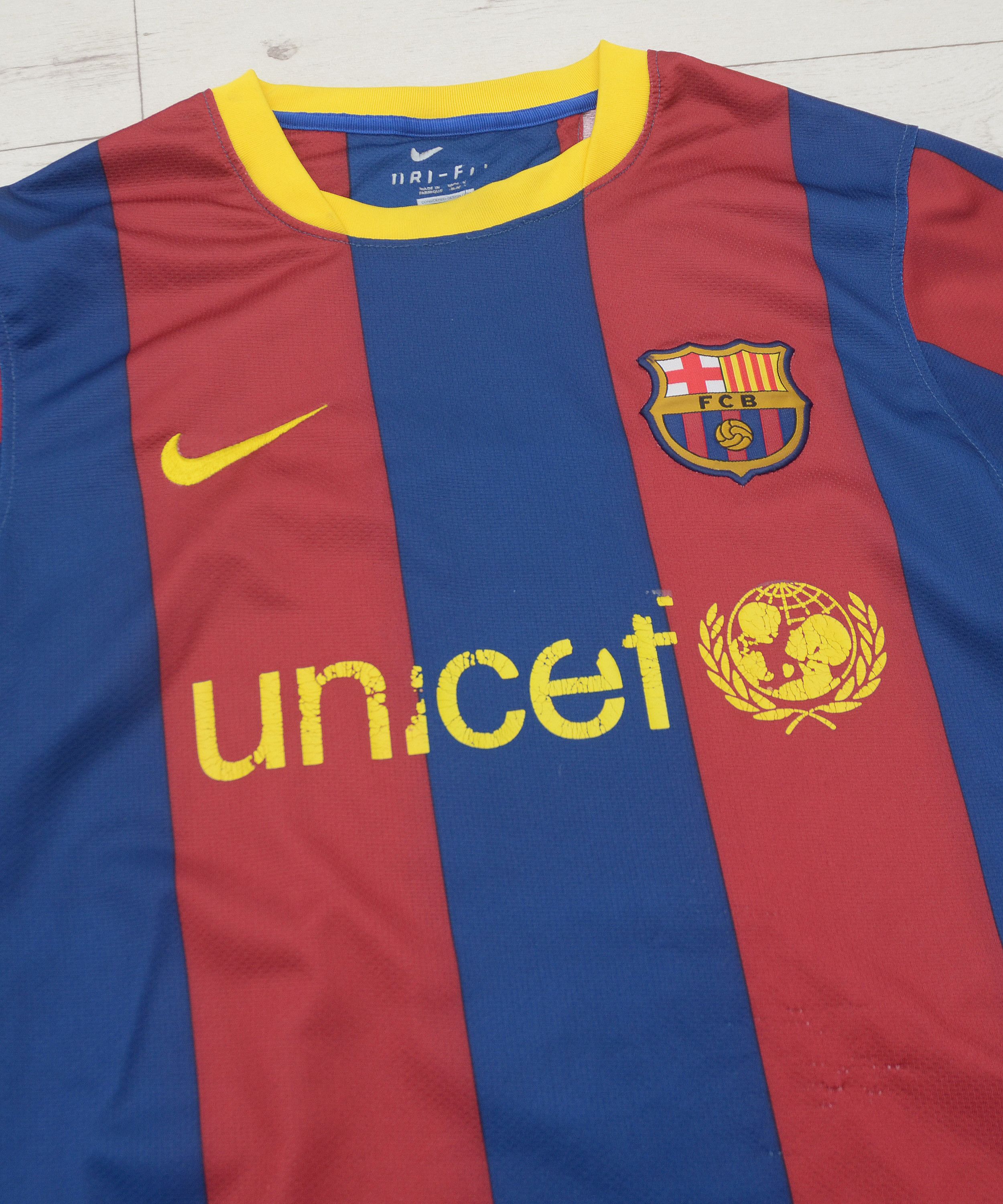 Vintage 2010-2011 FC Barcelona Nike Home Shirt #6 Xavi Y2K Size US M / EU 48-50 / 2 - 8 Thumbnail
