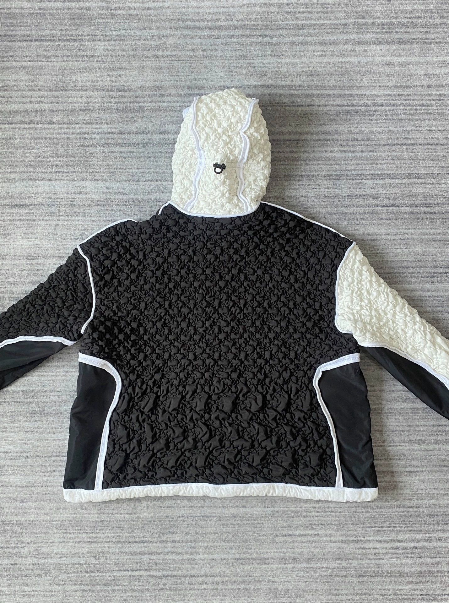Kusikohc Kusikohc Black & White Irregular Pleated Decon Down Coat Size L / US 10 / IT 46 - 3 Thumbnail