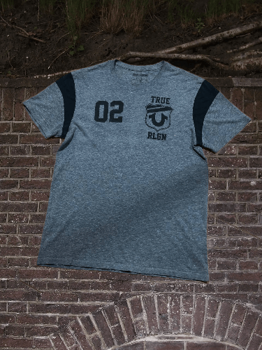 True Religion True Religion Y2K gray T-shirt big print Vintage streetwear Size US M / EU 48-50 / 2 - 1 Thumbnail