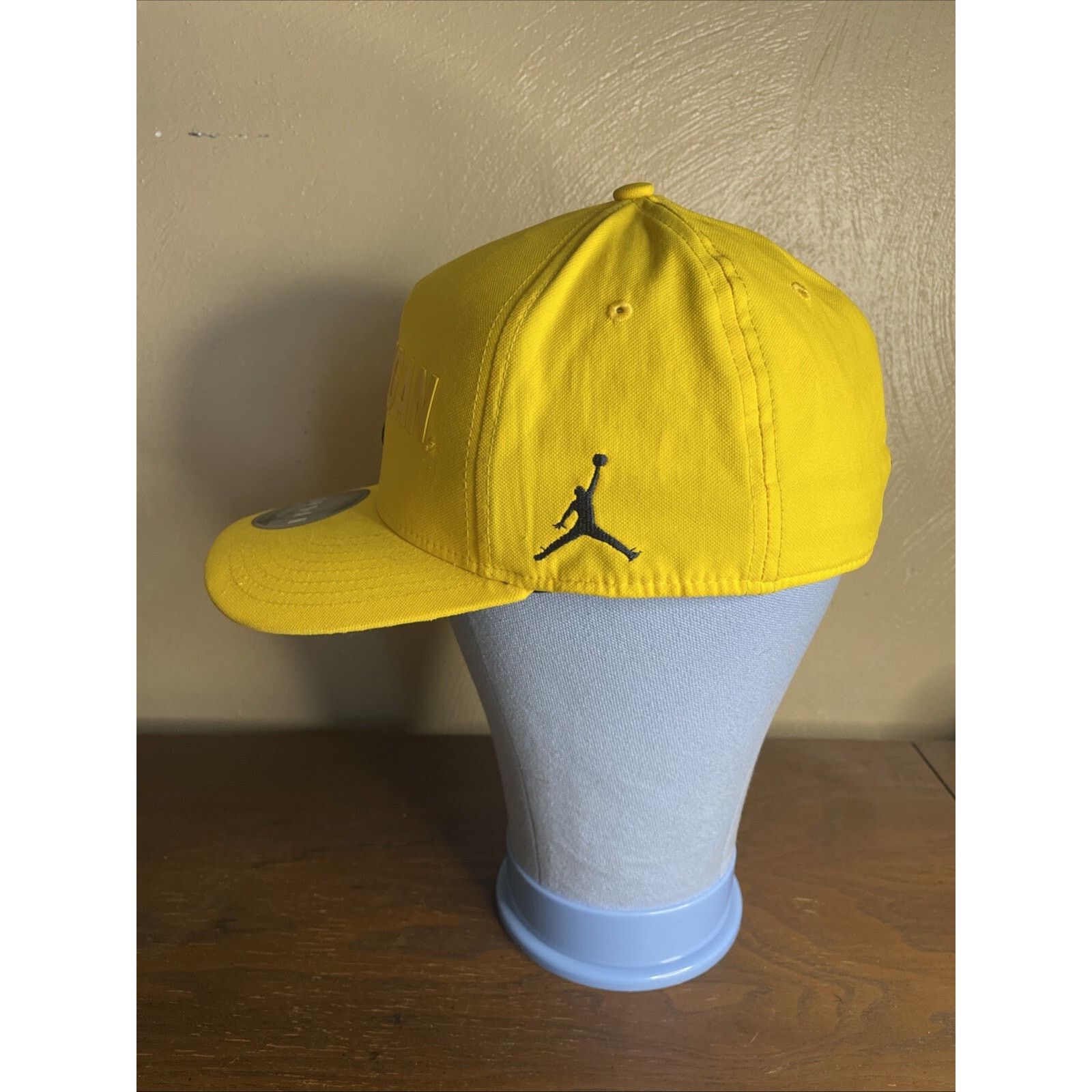 Jordan Brand Yellow & Blue Jordan Hat Michigan Wolverines Size OSFM Size ONE SIZE - 5 Thumbnail