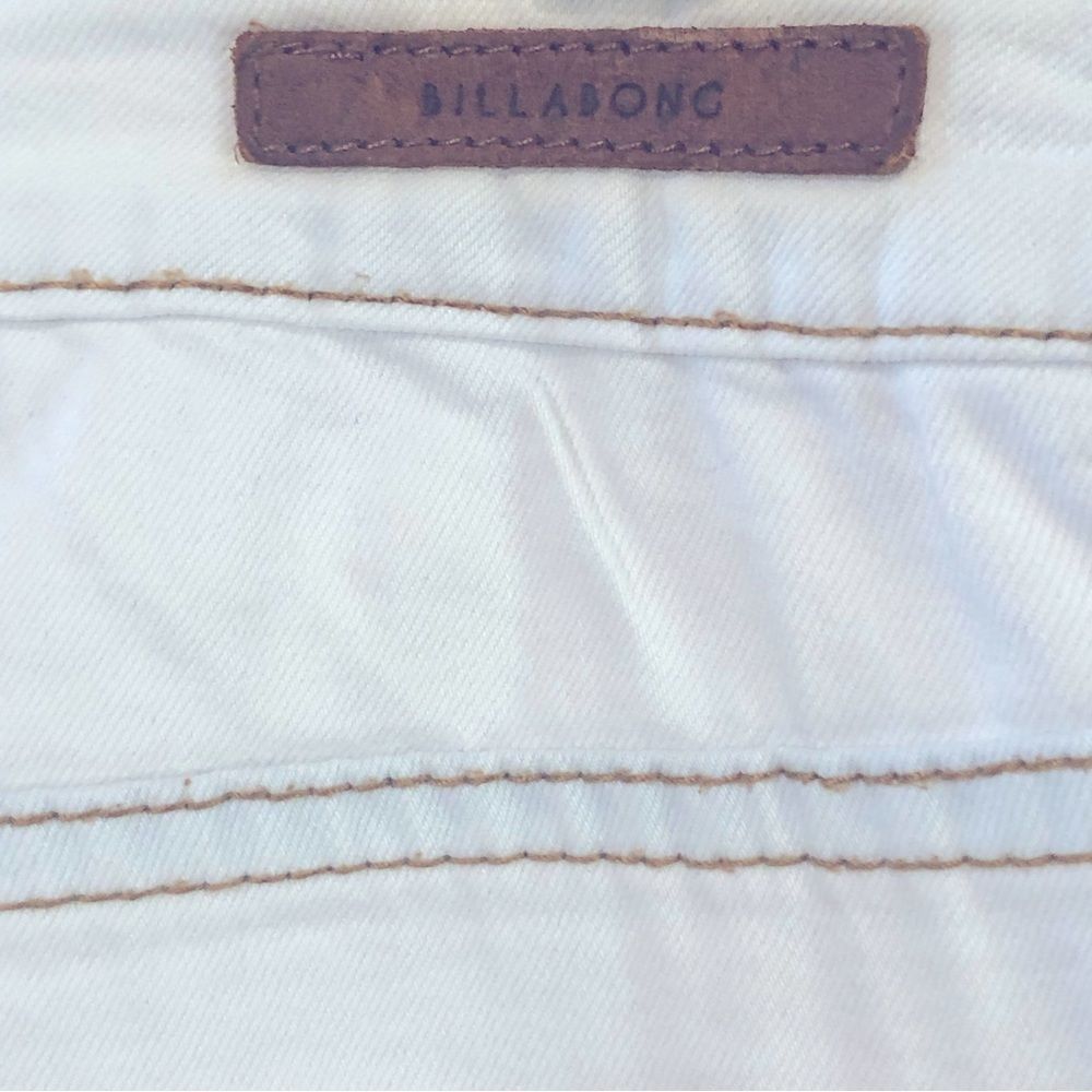 Billabong Billabong Y2K white distressed moms jeans sz 28 X 32 Size 28" / US 6 / IT 42 - 7 Thumbnail