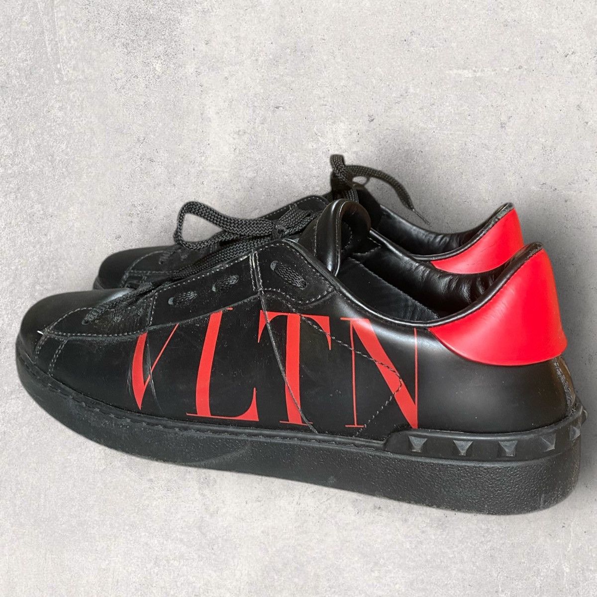 Valentino Valentino VLTN Open Low Top Sneakers Size US 9 / EU 42 - 2 Thumbnail