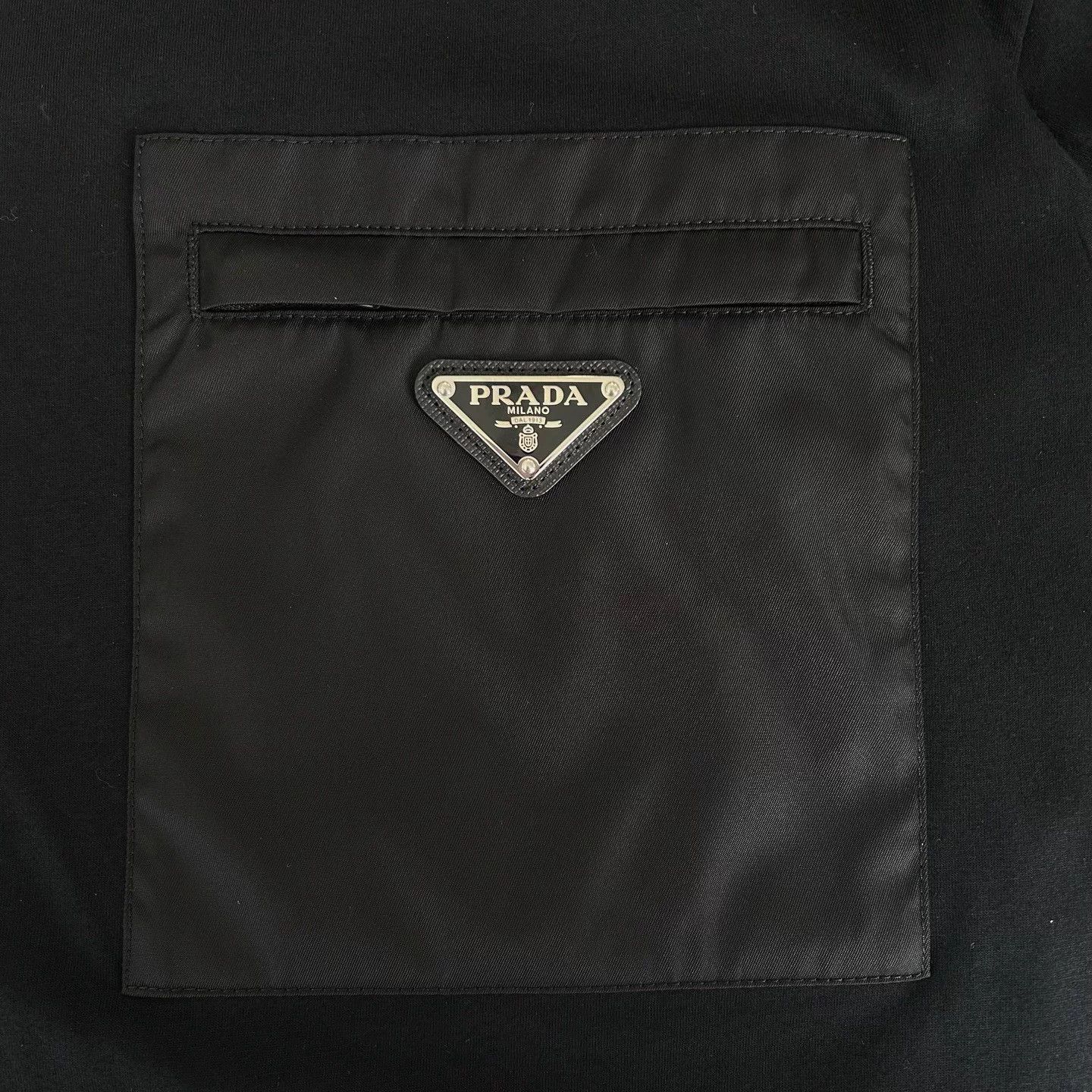 Prada Prada Black Pocket Chest Metal Logo Short Sleeve T-shirt L Size US L / EU 52-54 / 3 - 6 Thumbnail
