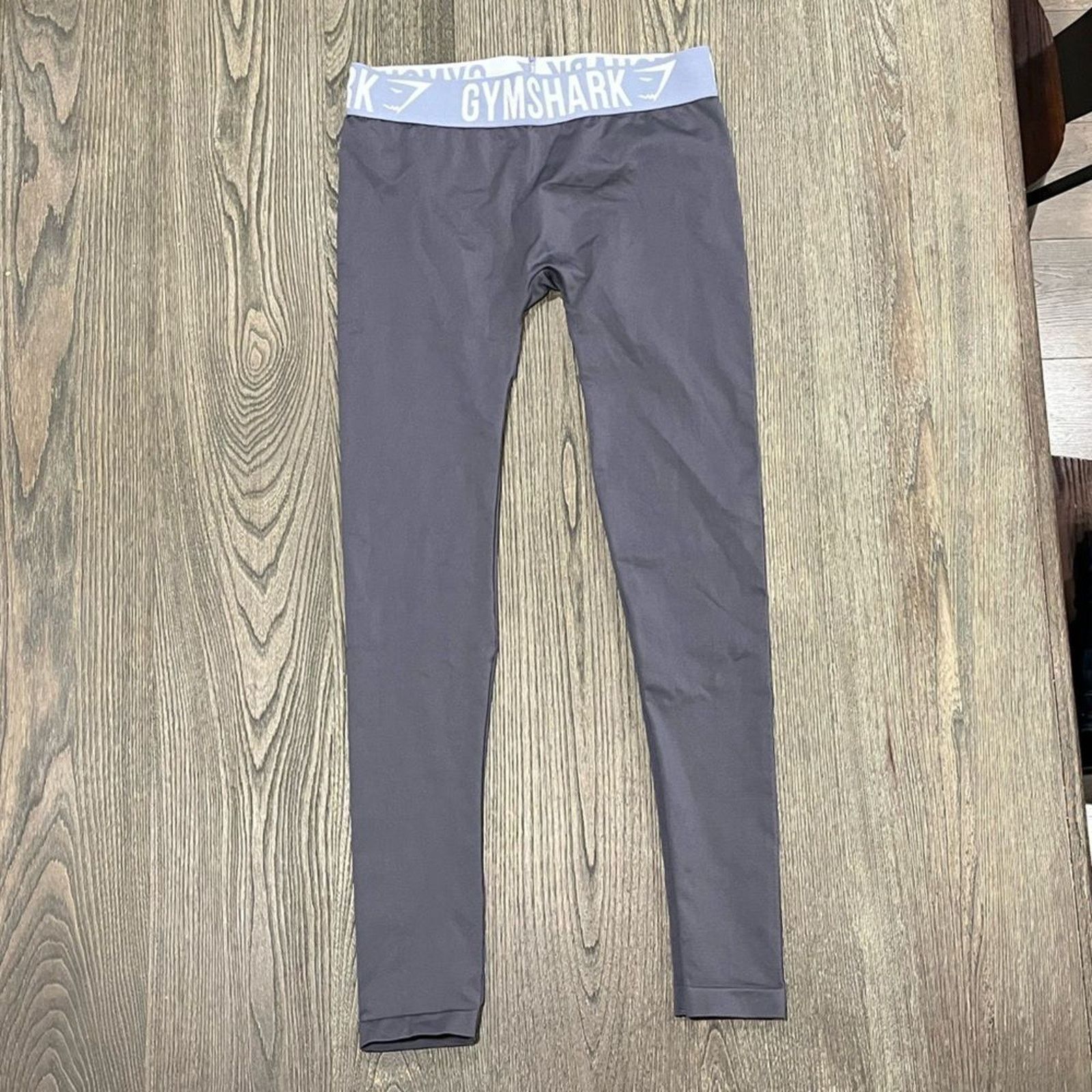Gymshark Gymshark Leggings Mid Rise Pull-On Elastic Waist Size 27" / US 4 / IT 40 - 1 Thumbnail