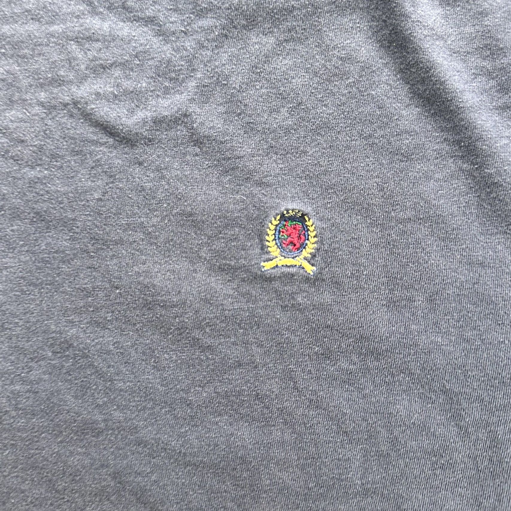 Tommy Hilfiger VINTAGE Tommy Hilfiger Shirt Mens XL Navy Blue Crest Logo Short Sleeve Casual Size US XL / EU 56 / 4 - 2 Thumbnail