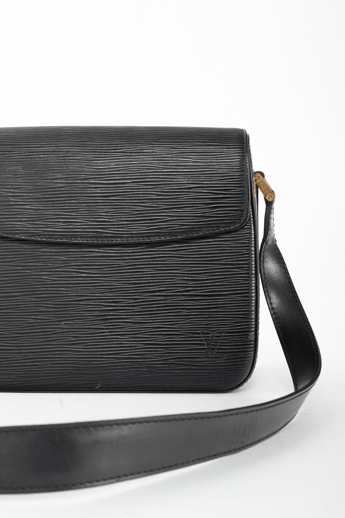 Louis Vuitton Louis Vuitton Buci Black Epi Leather Shoulder Bag Size ONE SIZE - 7 Thumbnail