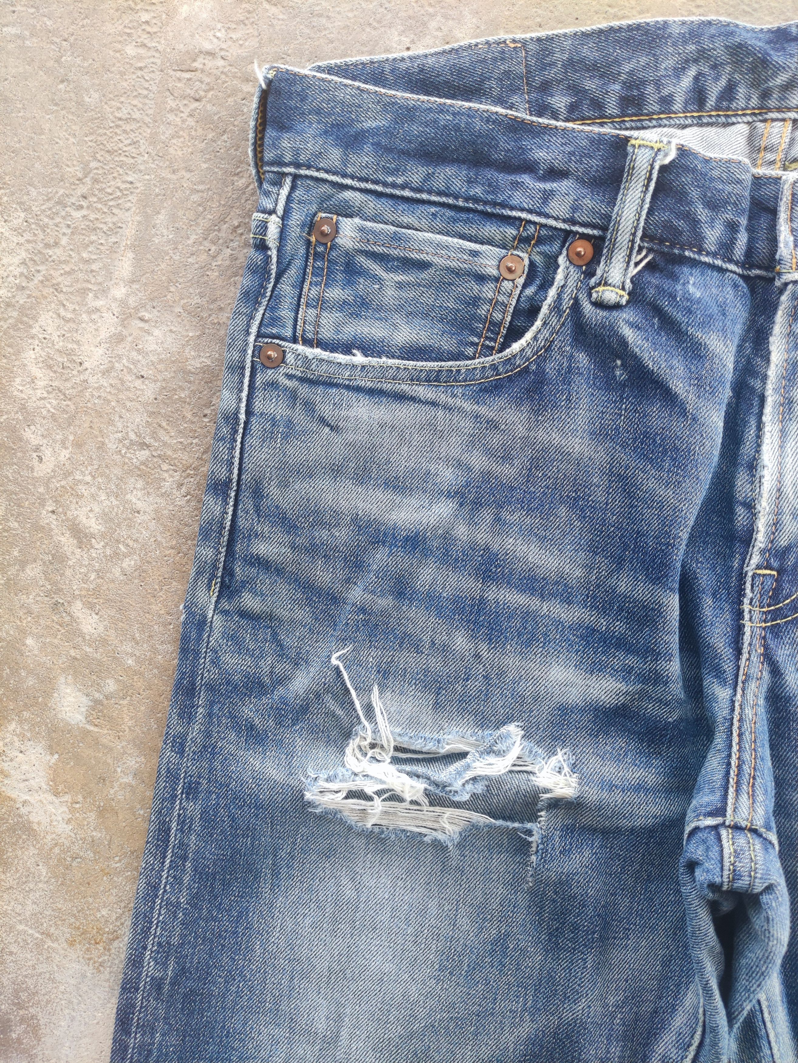 Japanese Brand Vintage Japanese Brand Faded Distressed Denim Pants Size US 32 / EU 48 - 6 Thumbnail