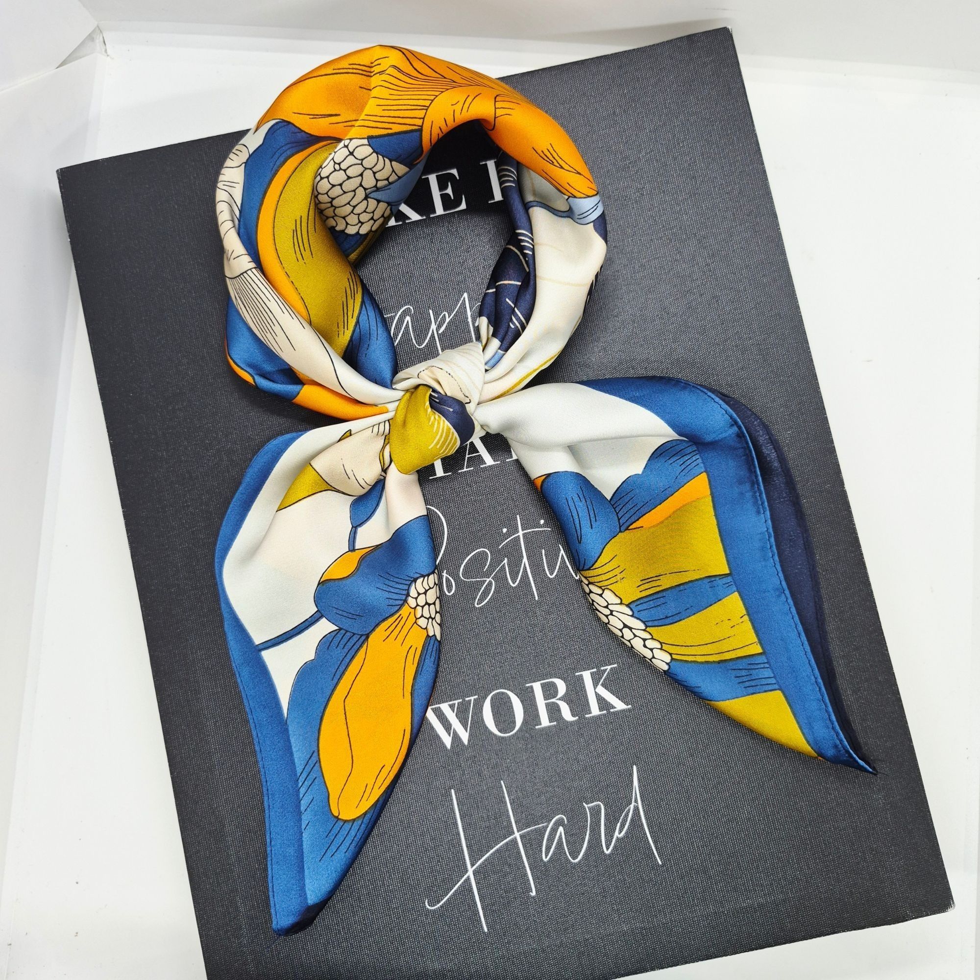 Other New Elegant Bandana Floral Square Scarf Vintage BLUE and ORA Size ONE SIZE - 2 Thumbnail