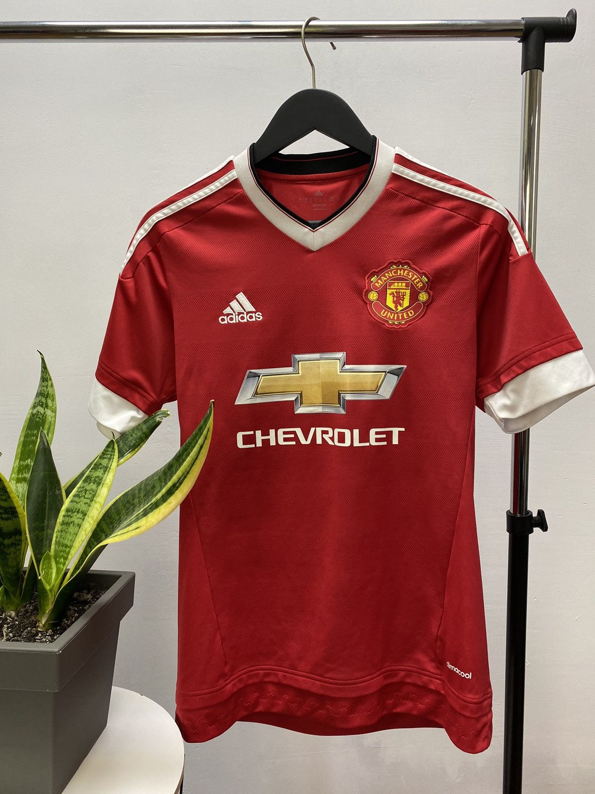 Adidas × Vintage Manchester United 2015/2016 Home Soccer Jersey Football Size US S / EU 44-46 / 1 - 1 Thumbnail