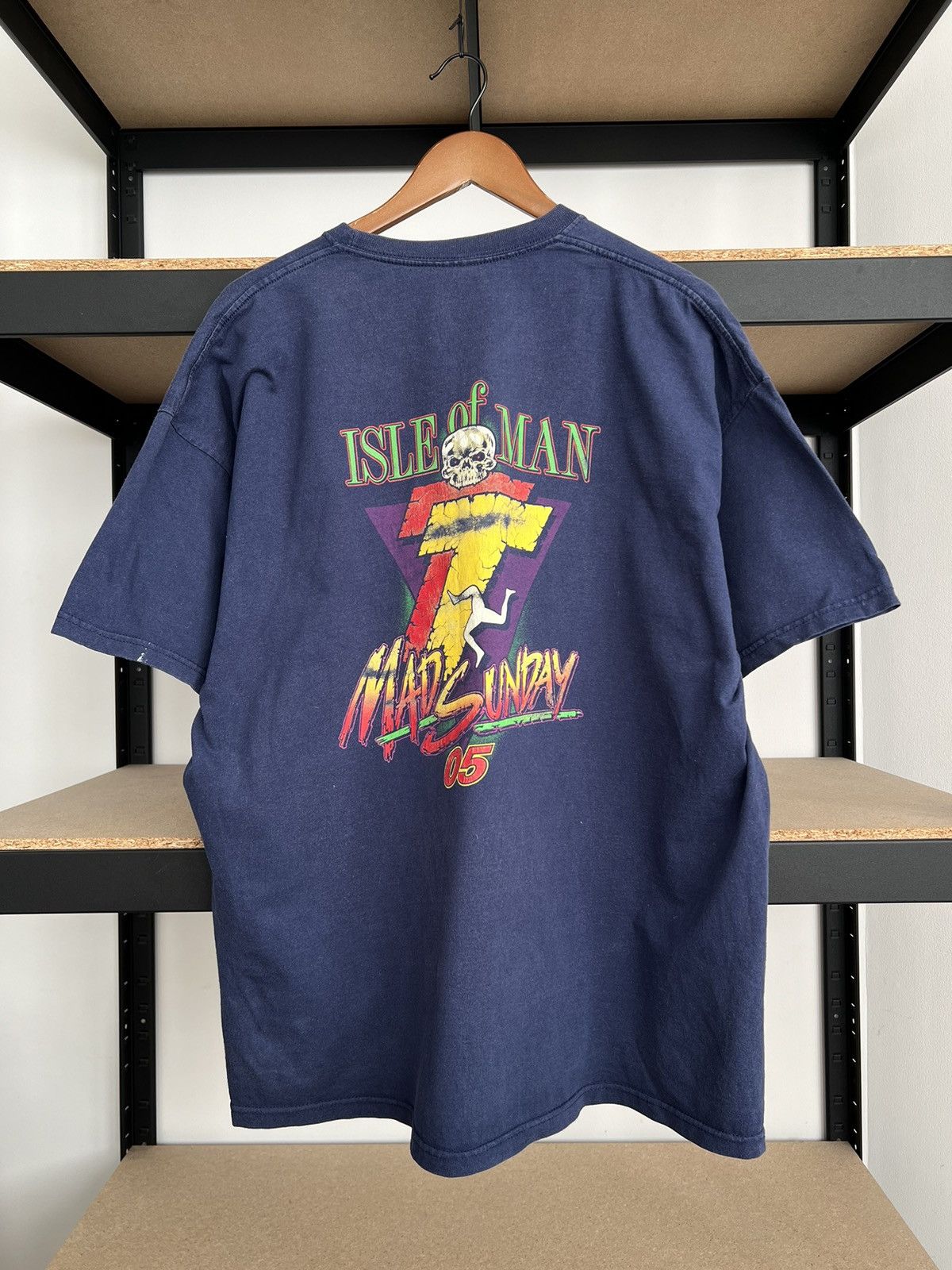 Vintage Vintage 2005 Isle of Man TT Mad Sunday Moto Racing T-shirt Size US XXL / EU 58 / 5 - 4 Thumbnail