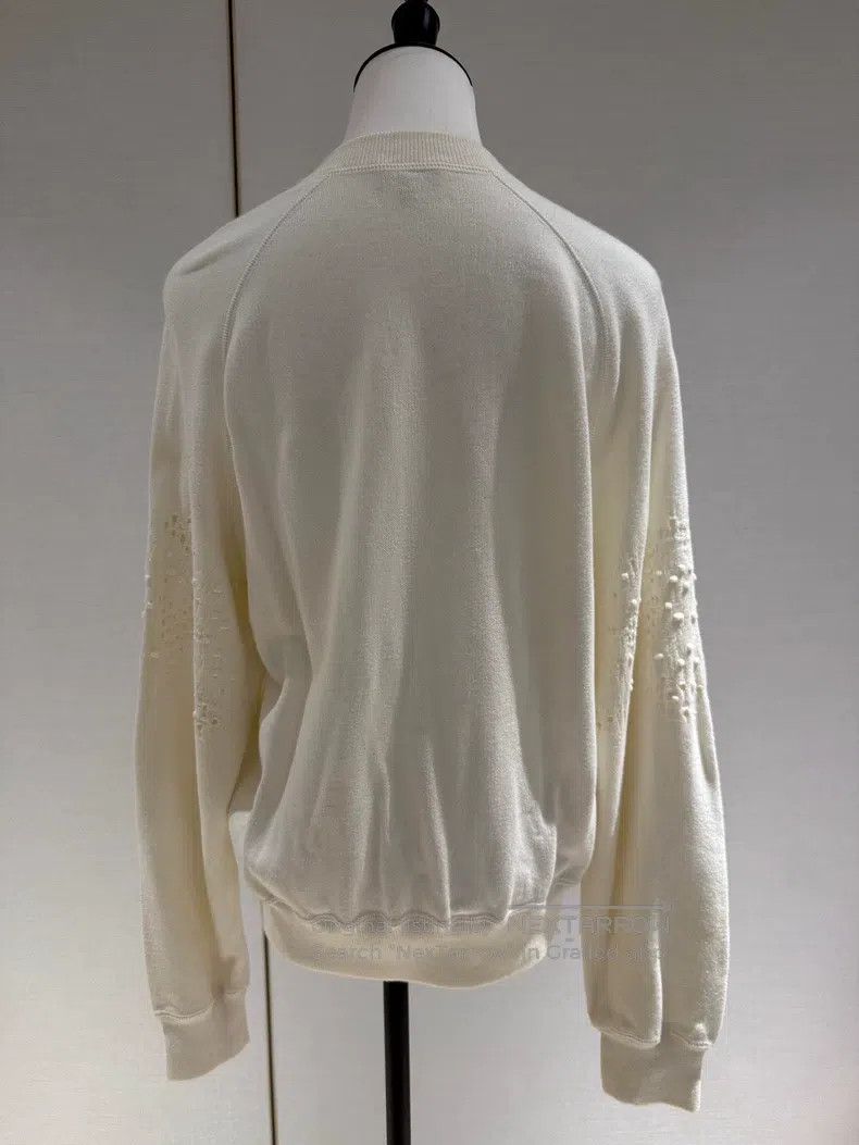 Chanel Chanel Current Series White Knitted Cardigan coat Size XS / US 0-2 / IT 36-38 - 2 Thumbnail