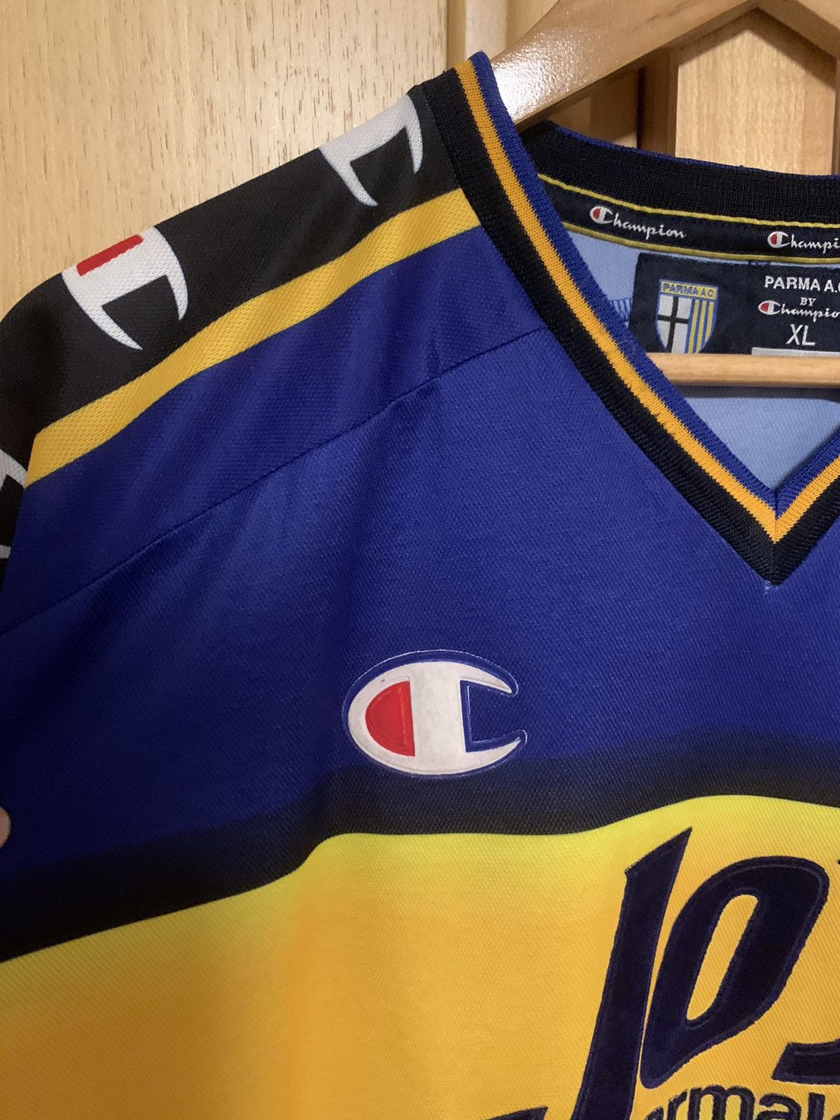 Champion × Vintage Vintage ParmaAC 2001/2002 Homekit Nakata Joy Parmalat Size US XL / EU 56 / 4 - 3 Thumbnail
