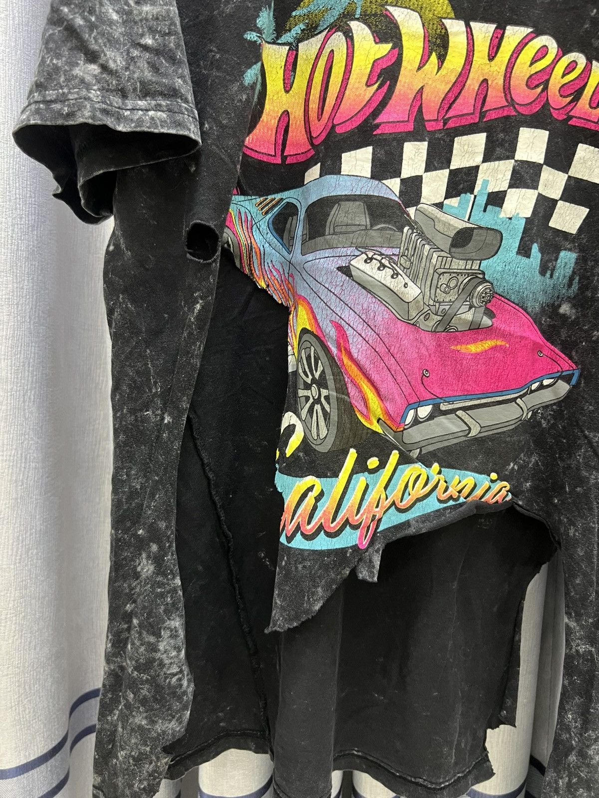 Other DESTROYED THRASHED FADED HOT WHEELS TEE Size US XL / EU 56 / 4 - 2 Thumbnail