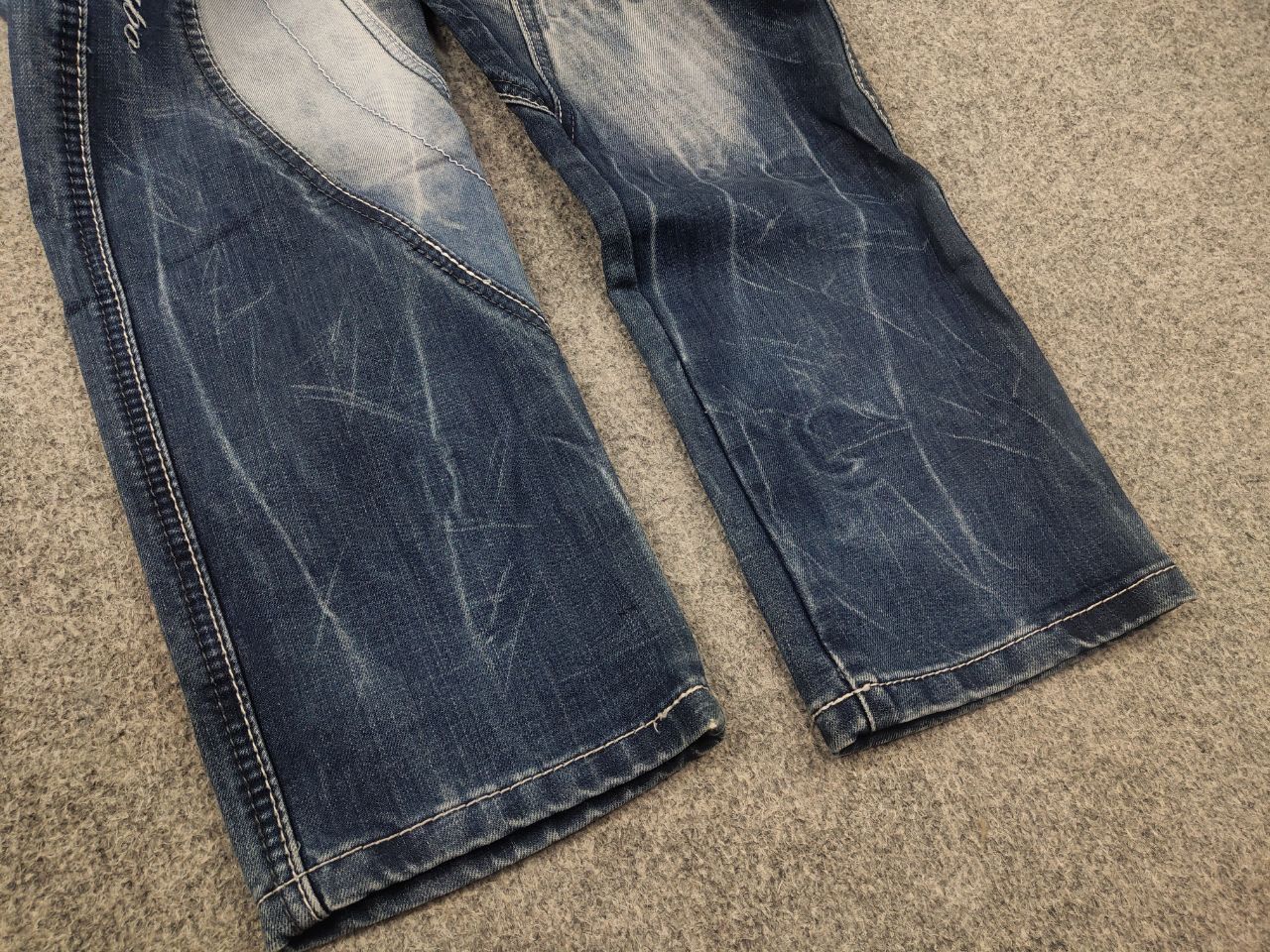 Le Grande Bleu (L.G.B.) Vintage Y2k Kosmo Japan if six was nine Embroidered Jeans Size US 32 / EU 48 - 9 Thumbnail