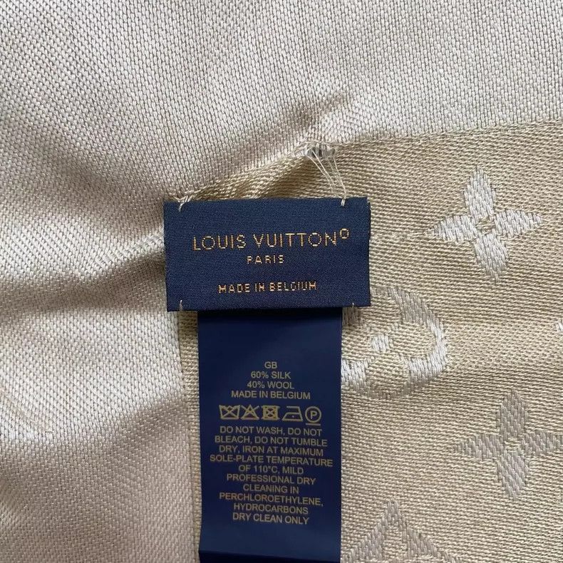 Louis Vuitton Louis Vuitton Full logo khaki scarf Size ONE SIZE - 6 Thumbnail