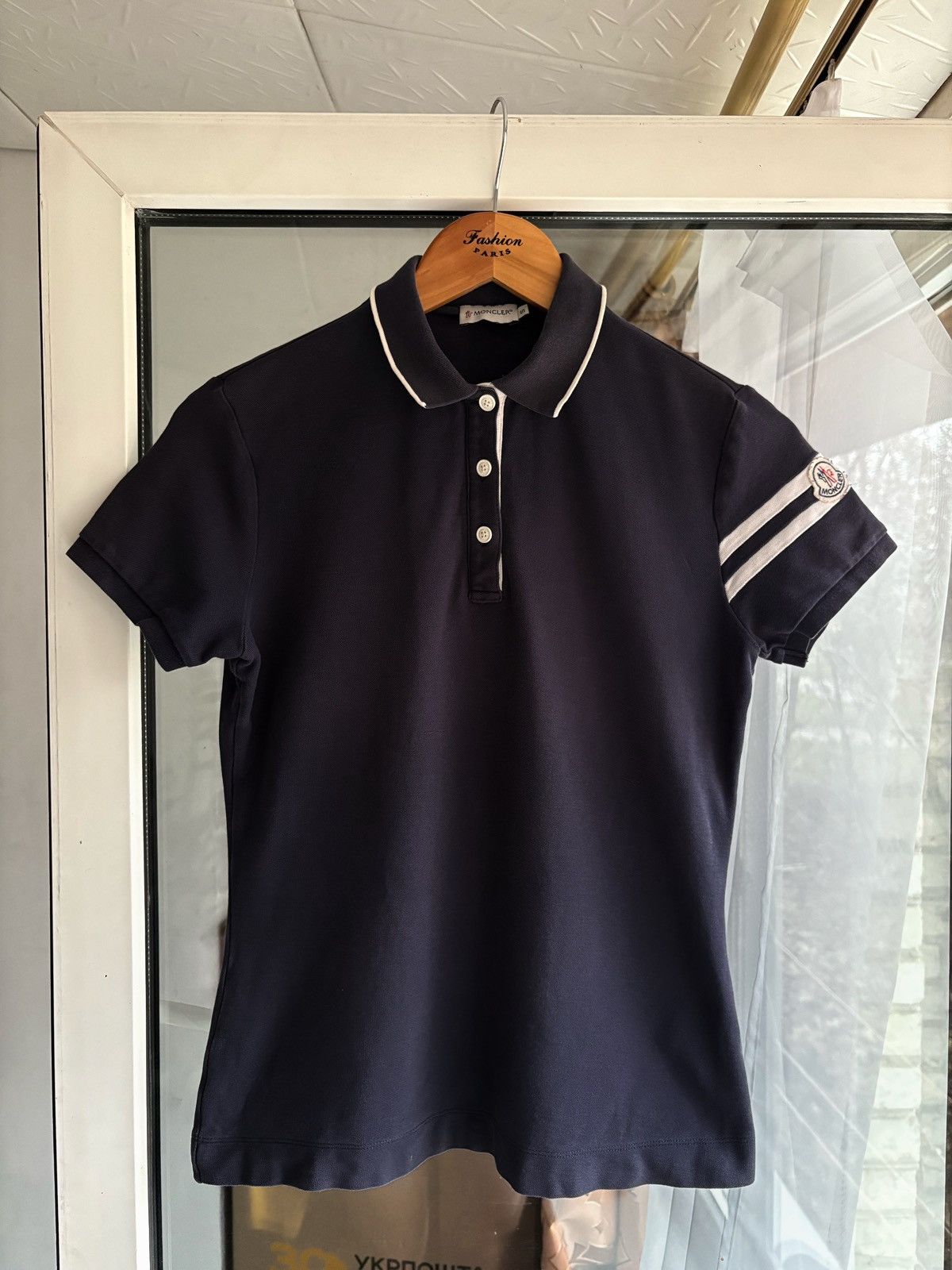 Moncler Moncler Luxury Vintage Tshirt Size S / US 4 / IT 40 - 1 Thumbnail