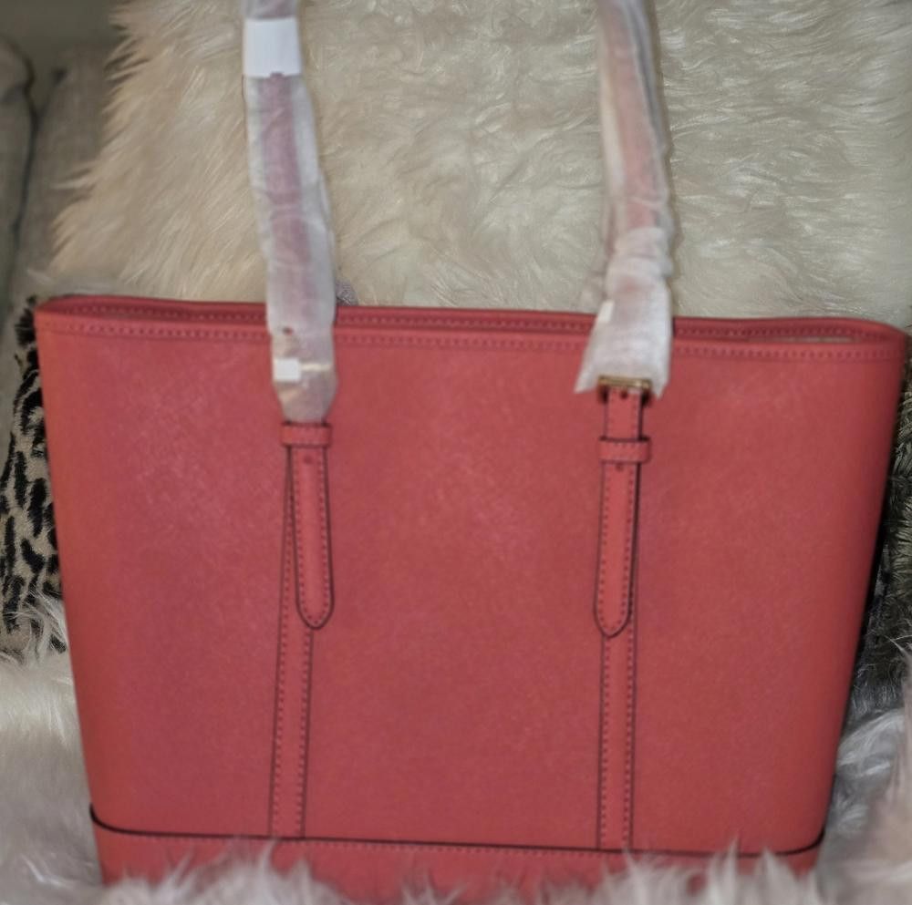 Michael Kors Michael Kors Jet Set Travel Saffiano Leather Tote Bag Size ONE SIZE - 2 Thumbnail