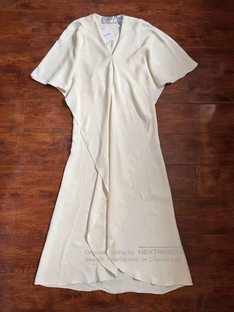 Valentino Valentino White dress Size S / US 4 / IT 40 - 1 Thumbnail