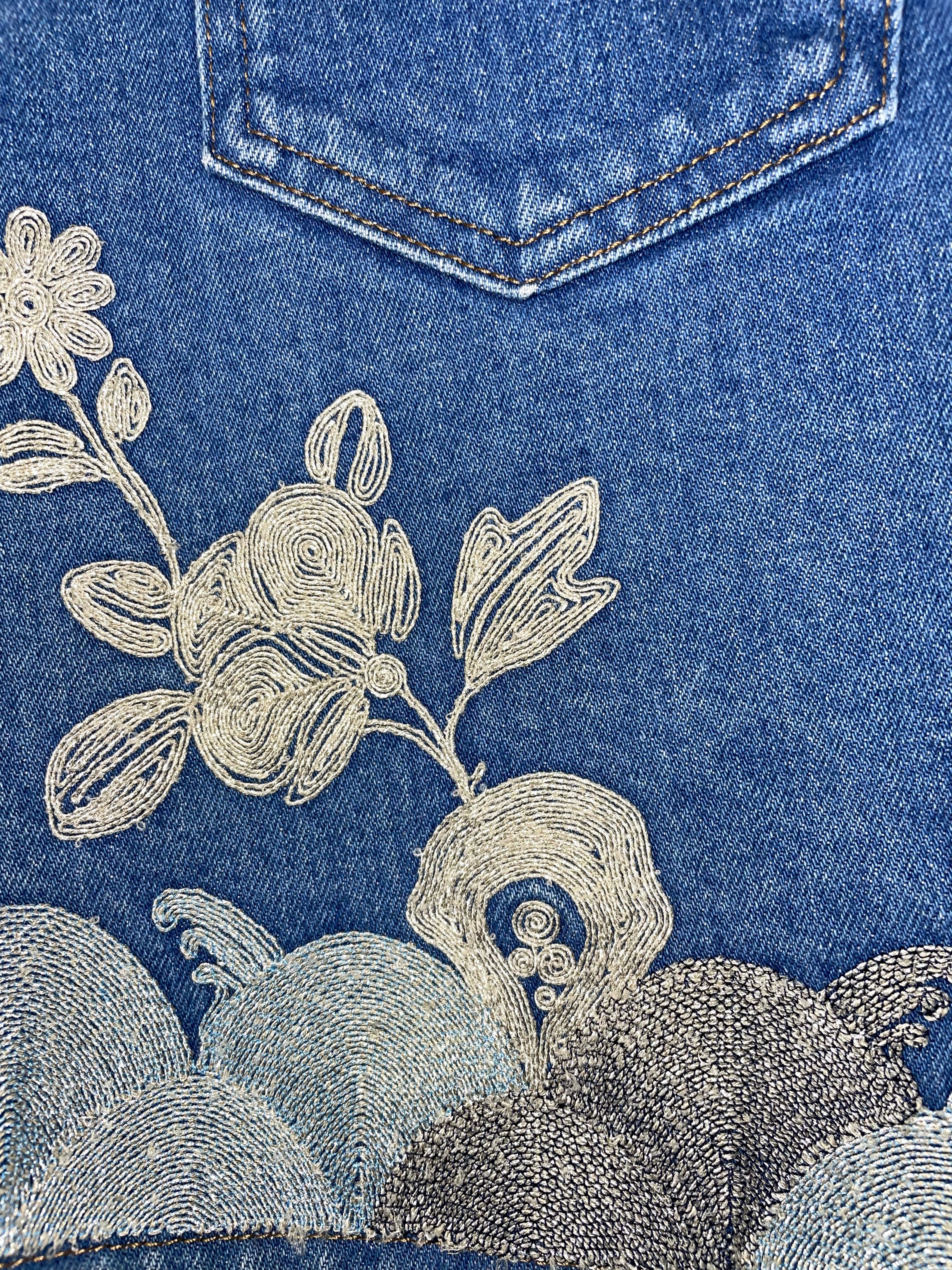 Gucci Embroidered Floral Butterfly Denim Skirt | IT38 UK6 XSmall Size 26" / US 2 / IT 38 - 6 Thumbnail