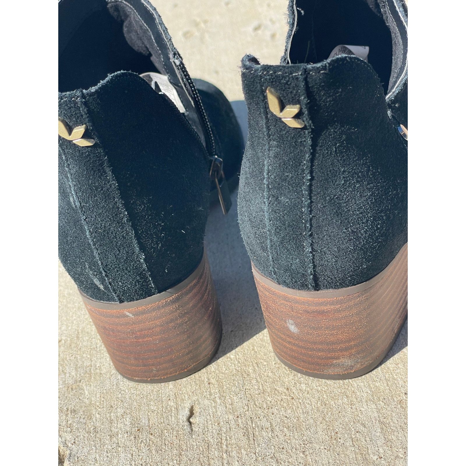 Koolaburra Koolaburra by UGG Sofiya Black Suede Studded ankle boot 6 Size US 6 / IT 36 - 7 Thumbnail