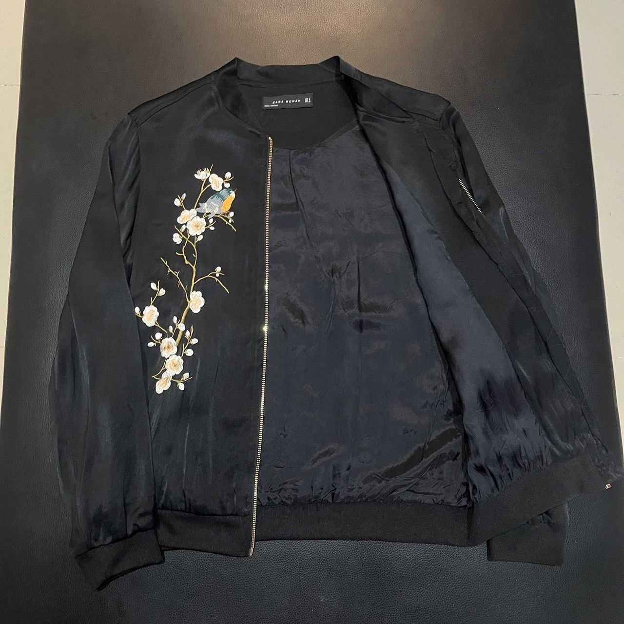 Zara Zara Black Asian Cherry Blossom Embroidered Satin Jacket Size S / US 4 / IT 40 - 7 Thumbnail