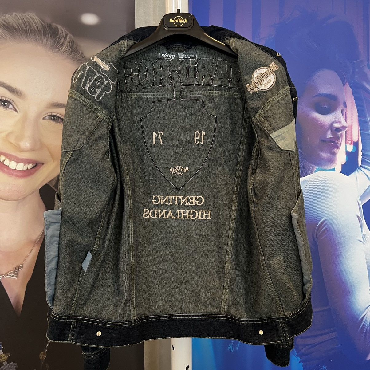 Hard Rock Cafe Denim Jacket Premium Hardrock cafe Genting Highland Malaysia Size US M / EU 48-50 / 2 - 8 Thumbnail