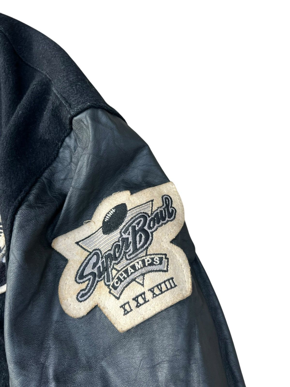 NBA 80s 90s DeLONG Raiders Football Distressed Varsity Jacket Size US L / EU 52-54 / 3 - 11 Thumbnail
