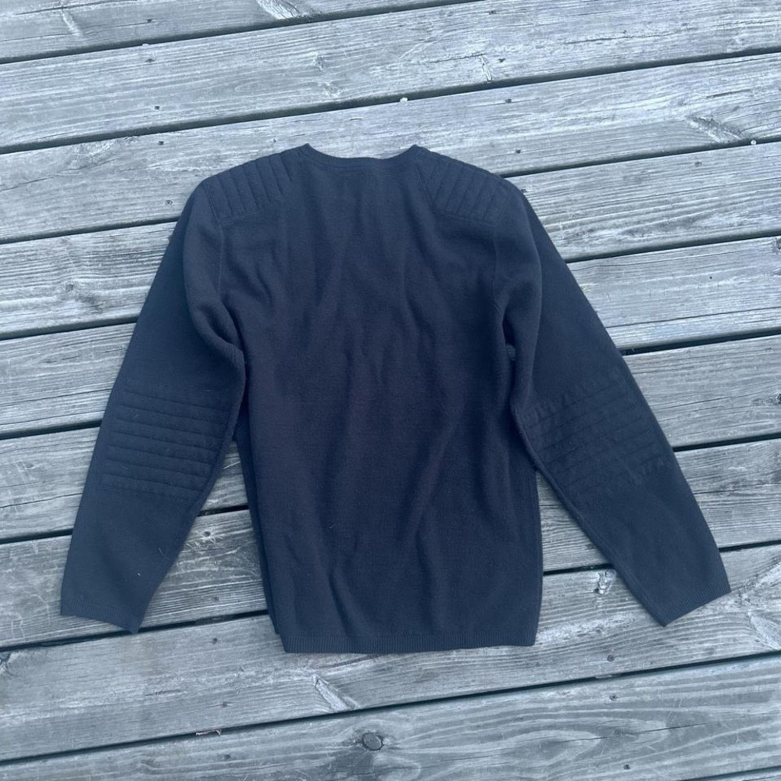 UNIONBAY Vintage Union Bay padded sweater with red‎ accents Size US L / EU 52-54 / 3 - 4 Thumbnail