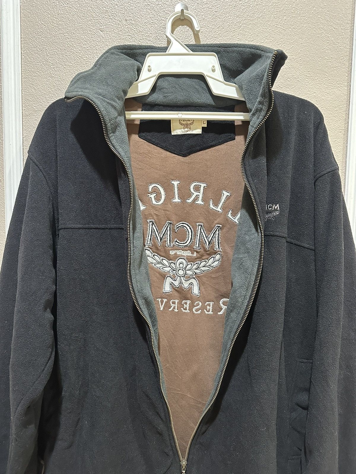MCM MCM fleece logo back full zipper Size US L / EU 52-54 / 3 - 8 Thumbnail