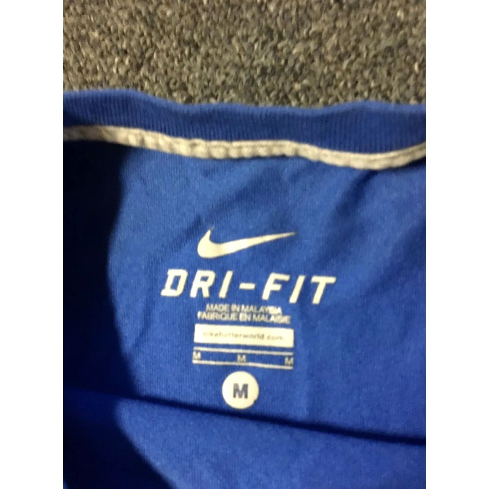 Nike VINTAGE Nike Basketball Dri Fit Shirt L Blue Swoosh Sportswear Bulls 90s ACG Jordan Shirt Mens Size US L / EU 52-54 / 3 - 4 Thumbnail