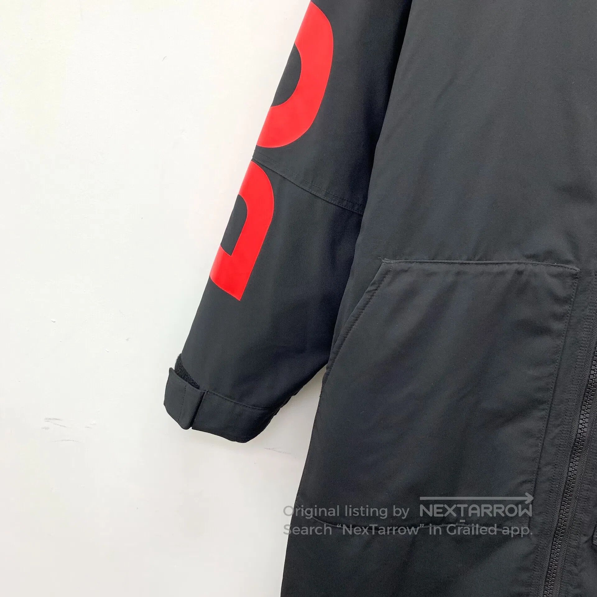 Burberry Burberry size 12y Black side logo lettered print hooded zi Size US M / EU 48-50 / 2 - 4 Thumbnail