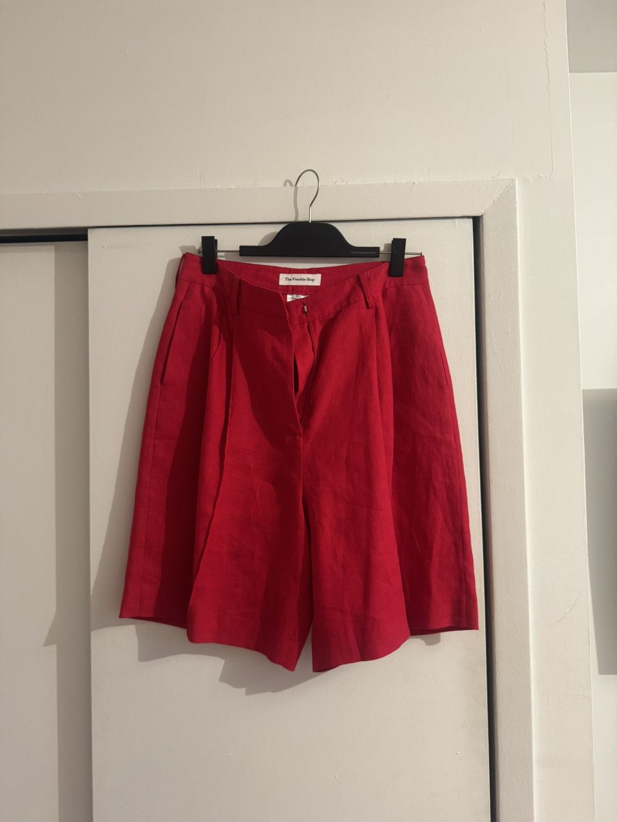 Frankie Shop Pleated Linen Red Bermuda Shorts Size US 28 / EU 44 - 1 Thumbnail
