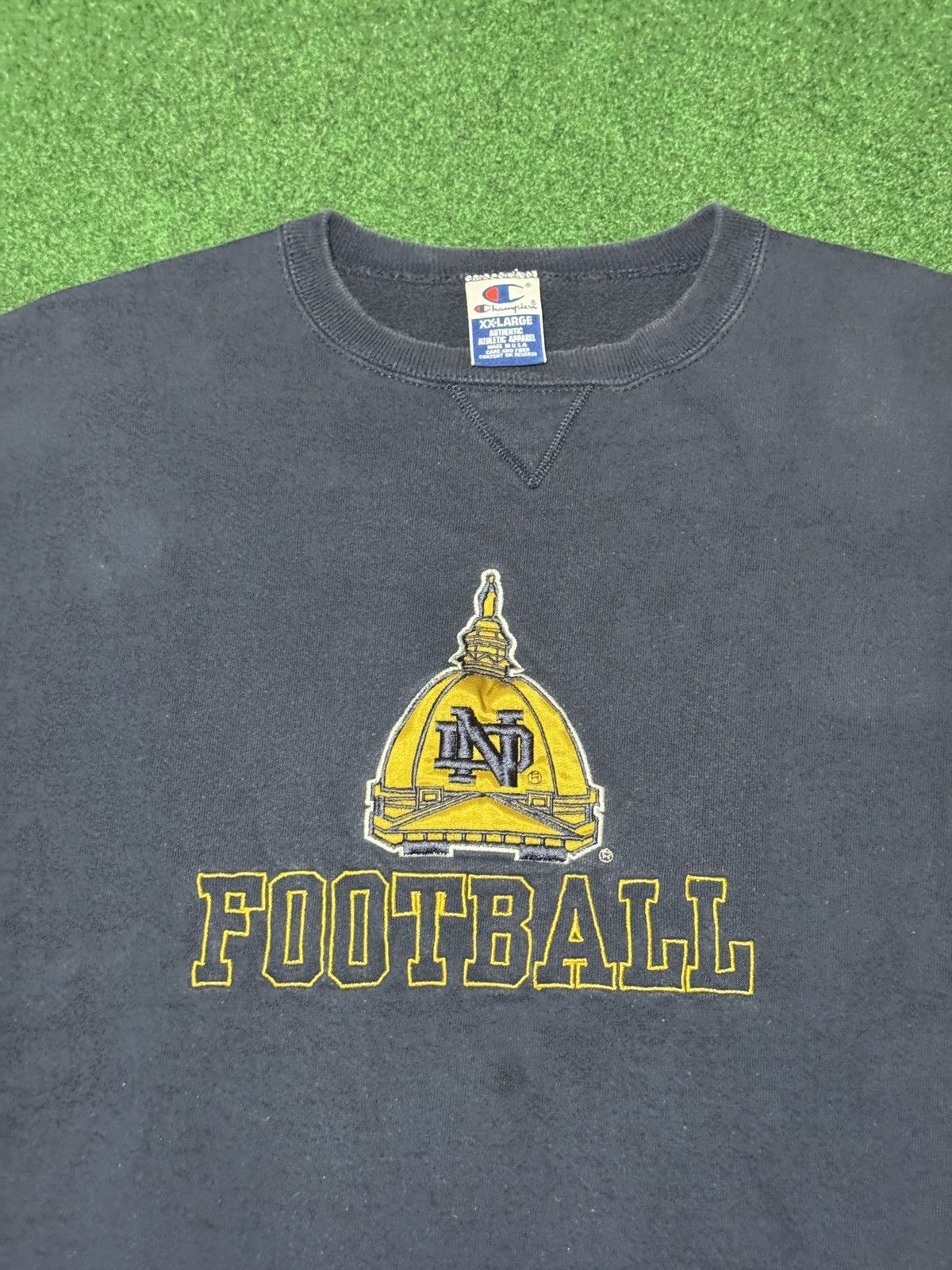 Champion Vtg 90s Notre Dame Football Fighting Irish Champion Crewneck Size US XXL / EU 58 / 5 - 2 Thumbnail