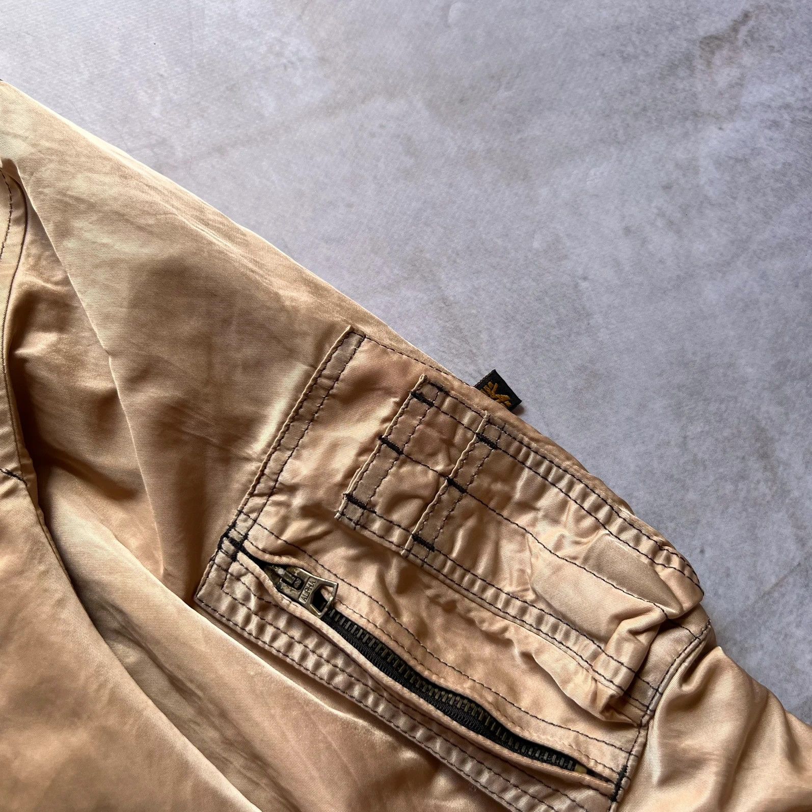 Alpha Industries vintage Alpha Industries bomber jacket army USA CWU-45P Size US M / EU 48-50 / 2 - 5 Thumbnail