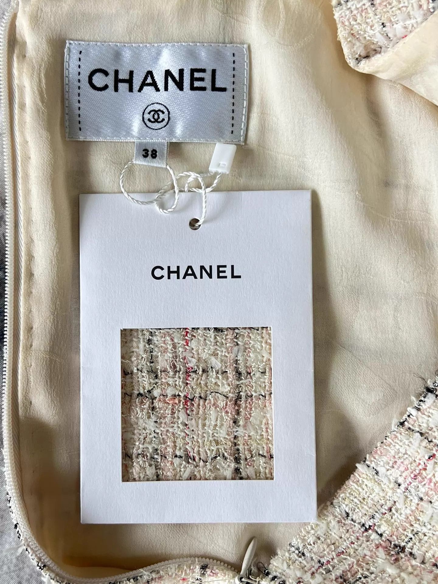 Chanel Chanel Classic Tweed Short-Sleeve Mid-Length Dress 38 Size S / US 4 / IT 40 - 7 Thumbnail