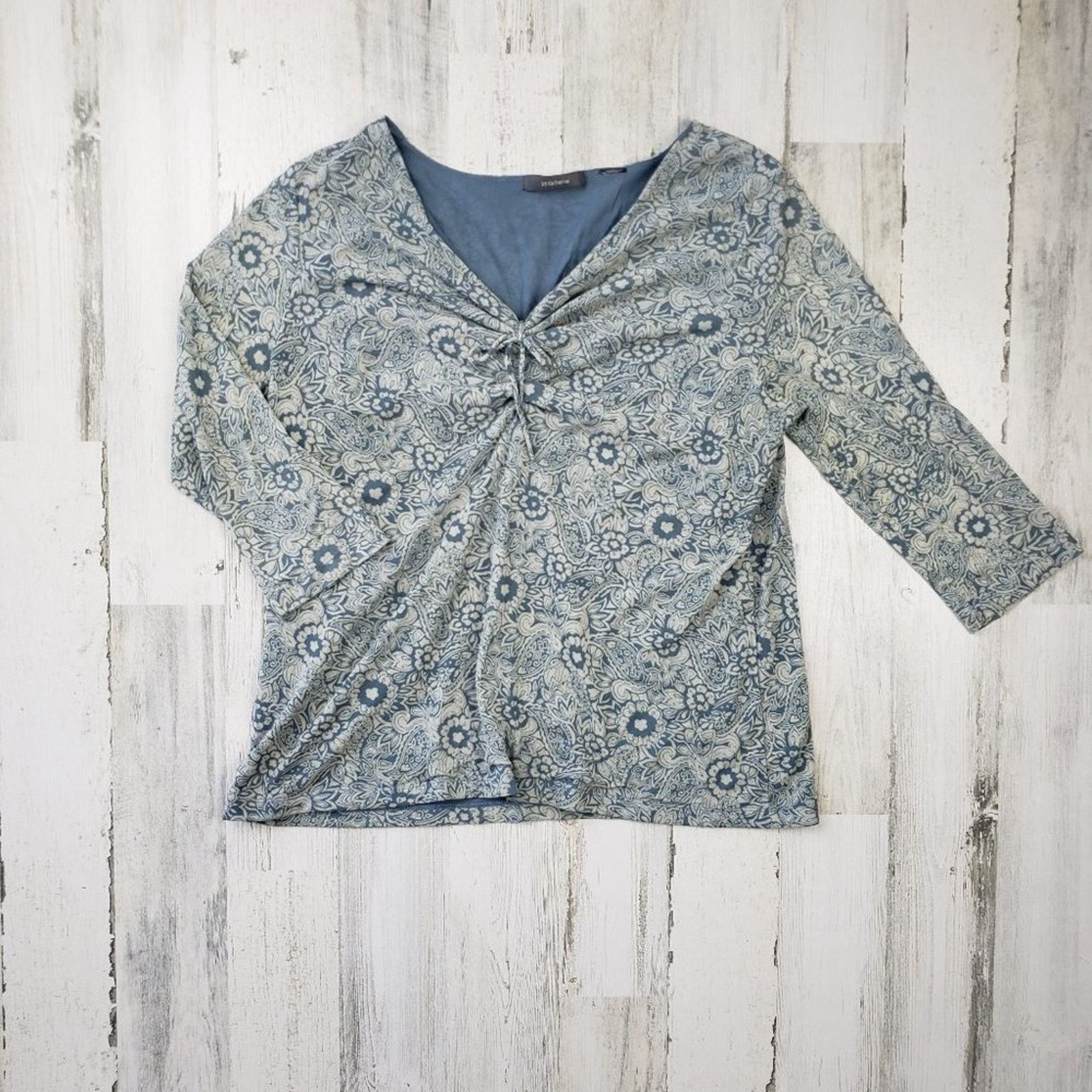 Other Liz Claiborne Blue Beige Floral Print Half Sleeve V-Neck Top Size ONE SIZE - 1 Thumbnail