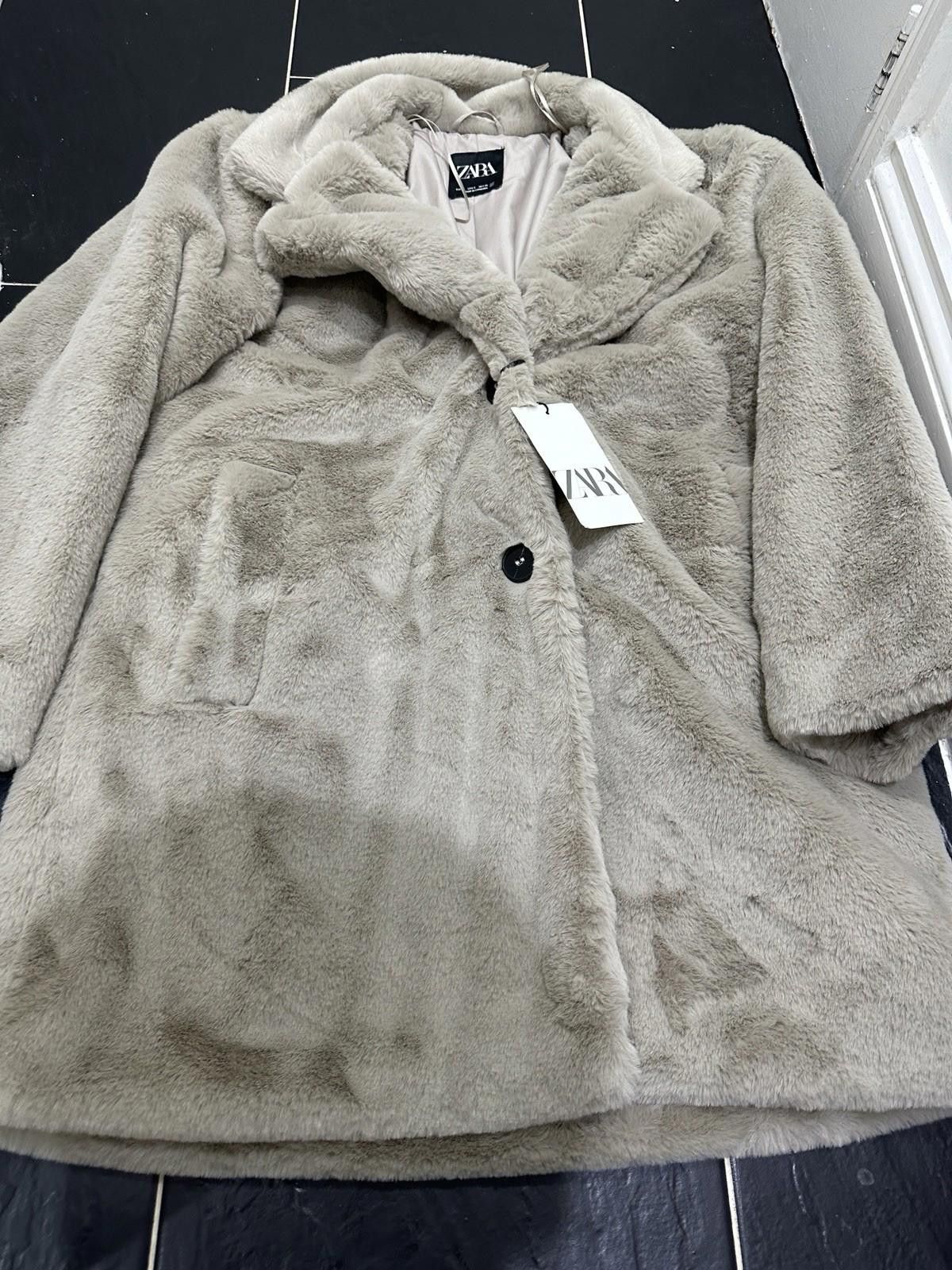 Zara ZARA faux fur coat with buttons BNWT Size S / US 4 / IT 40 - 5 Thumbnail