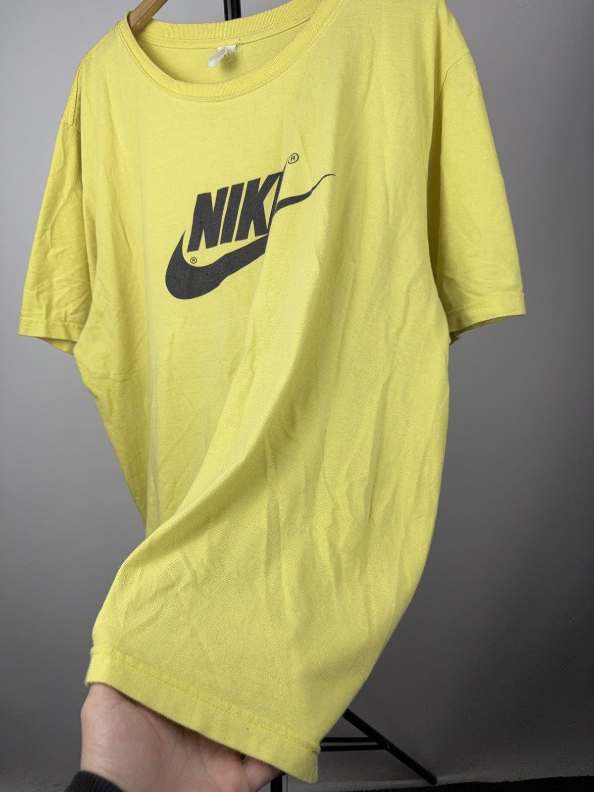 Nike Vintage Retro USA 90s Nike Yellow Tee with Big Swoosh Logo Size US XL / EU 56 / 4 - 2 Thumbnail