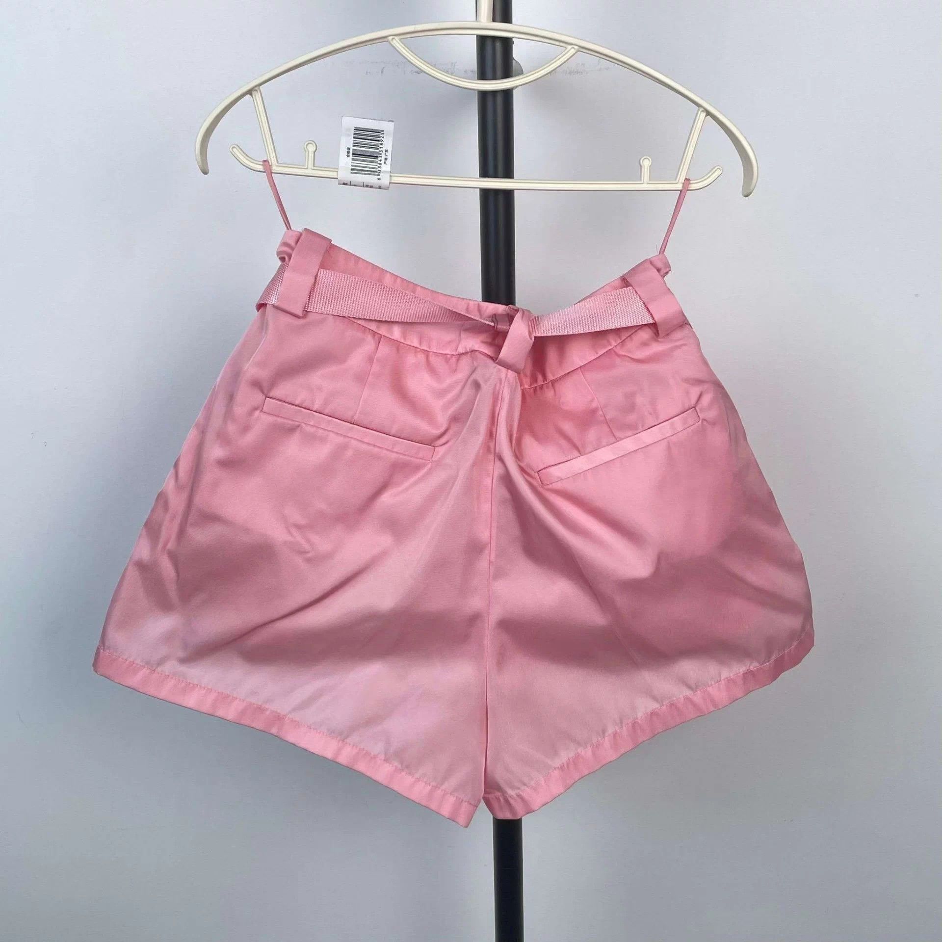 Prada Prada Nylon Pink 165 2020 Shorts Size 28" / US 6 / IT 42 - 2 Thumbnail
