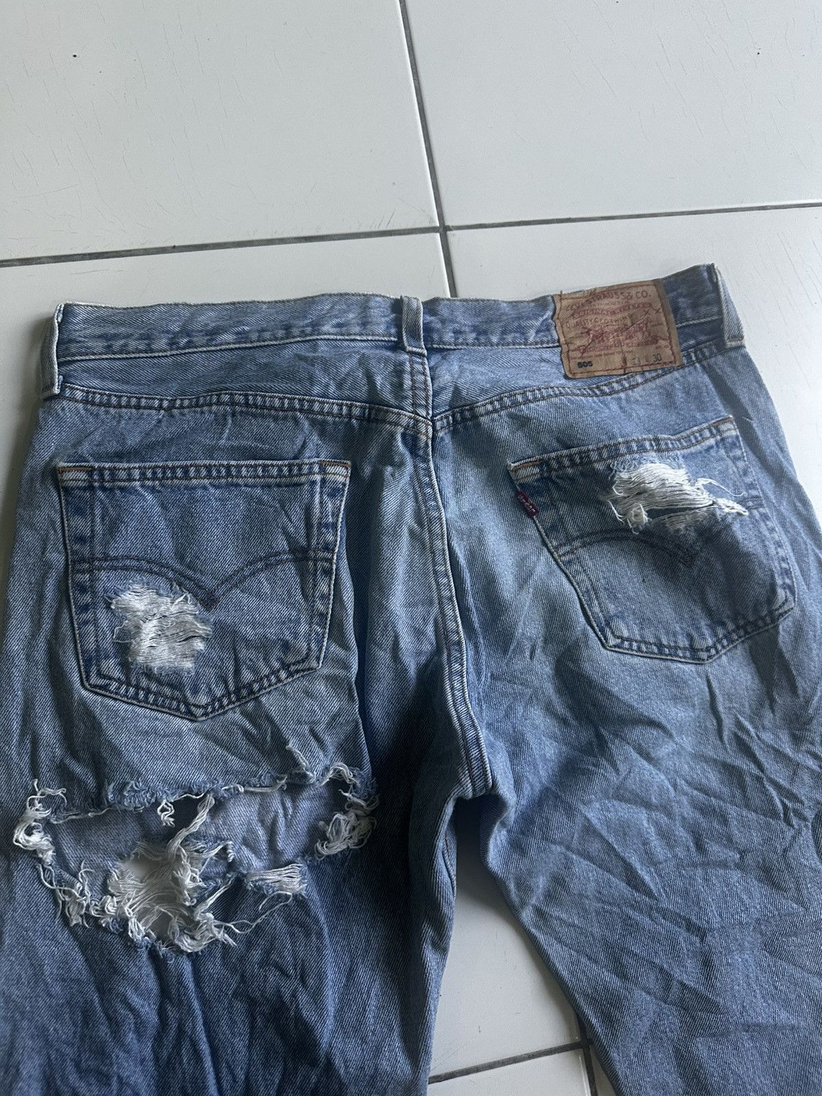 Levi's Vintage Clothing Vintage Levis Distressed 505 colour nice Size US 32 / EU 48 - 8 Thumbnail
