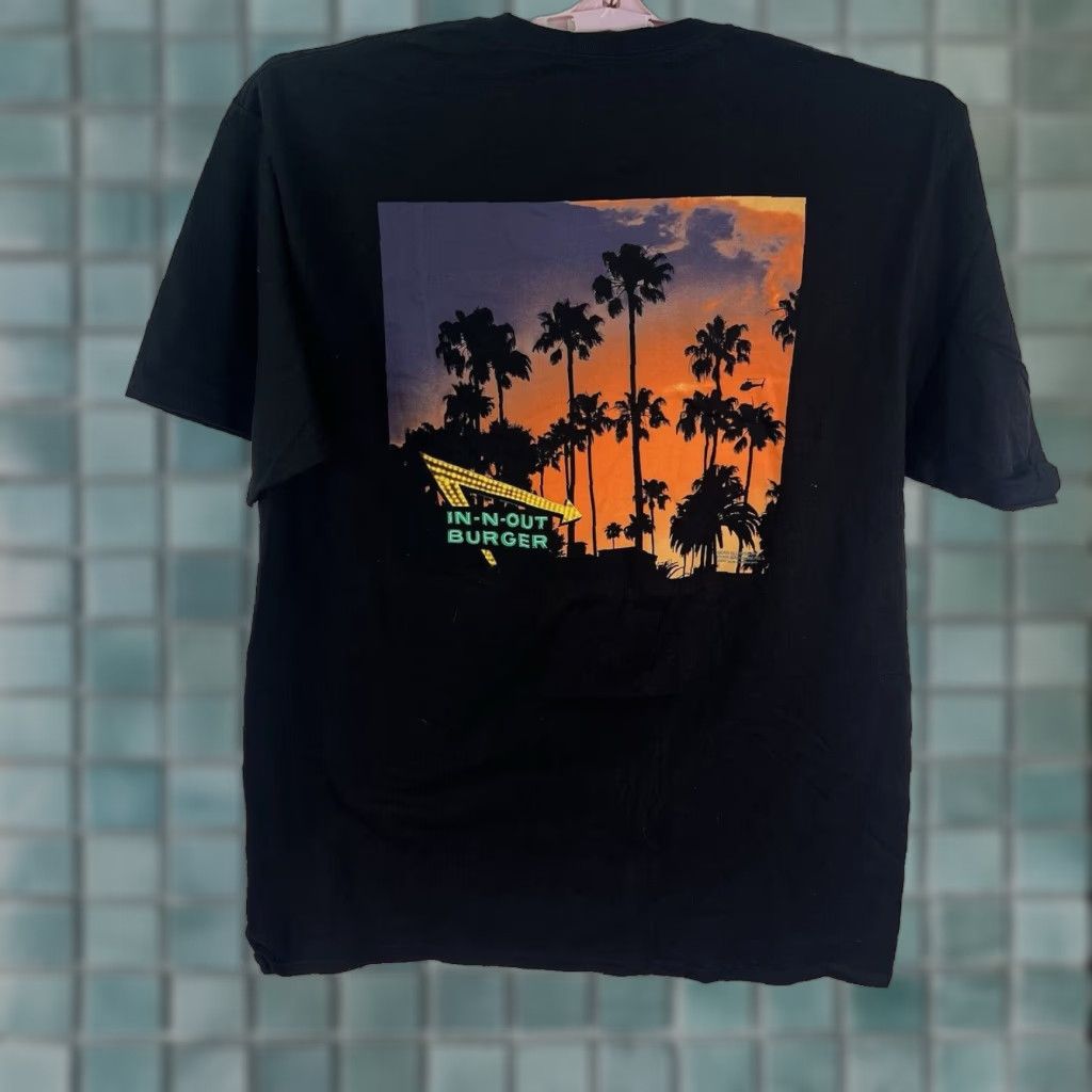 Vintage In-N-Out Burger Las Vegas T-Shirt XL Black Graphic Print Crew Neck Short Sleeve Cars California Mens Size US XL / EU 56 / 4 - 1 Thumbnail