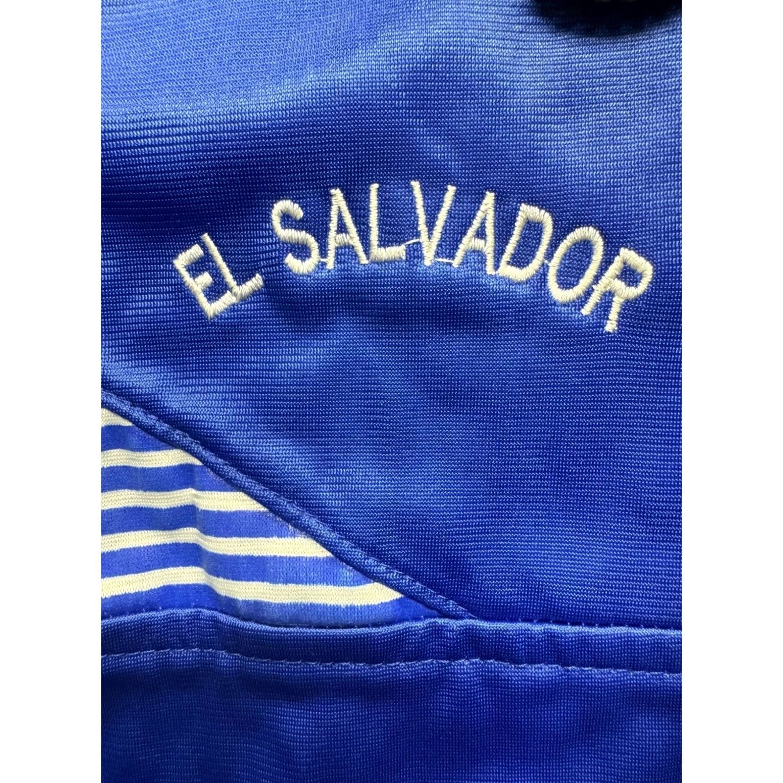 Vintage VINTAGE Men’s El Salvador Sport Jacket Windbreaker Large Blue Mens Size US L / EU 52-54 / 3 - 4 Thumbnail