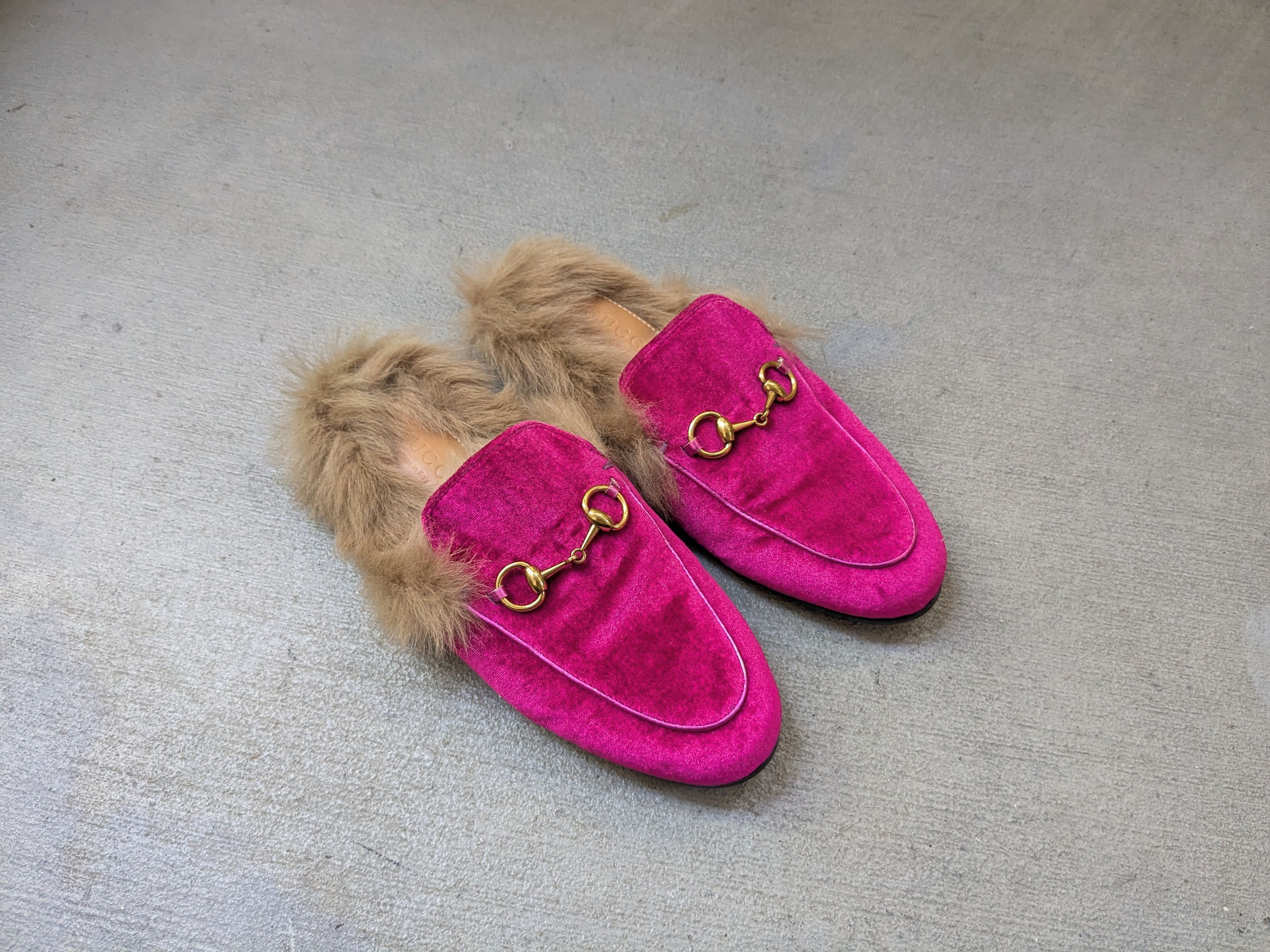 Gucci pink fur loafers on sale