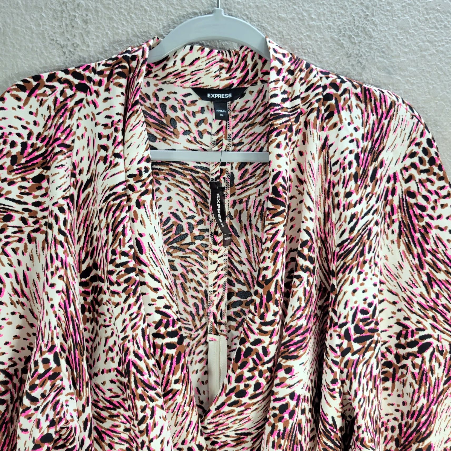 Express Express Blouse Shirt Puff Sleeve Cross Front XL White Pink Brown Abstract Women's Shirt Size XL / US 12-14 / IT 48-50 - 4 Thumbnail