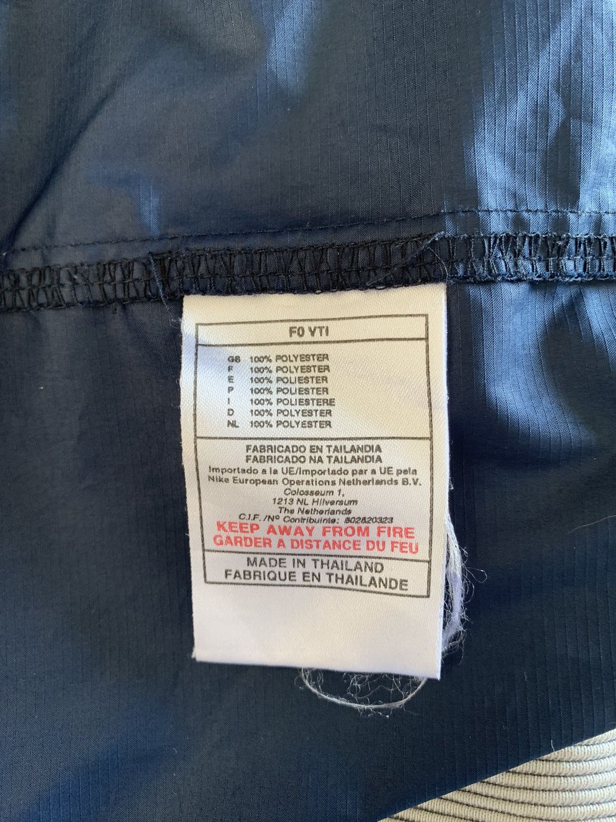 Vintage Vintage Nike Embroidered swoosh jacket Size US L / EU 52-54 / 3 - 11 Thumbnail
